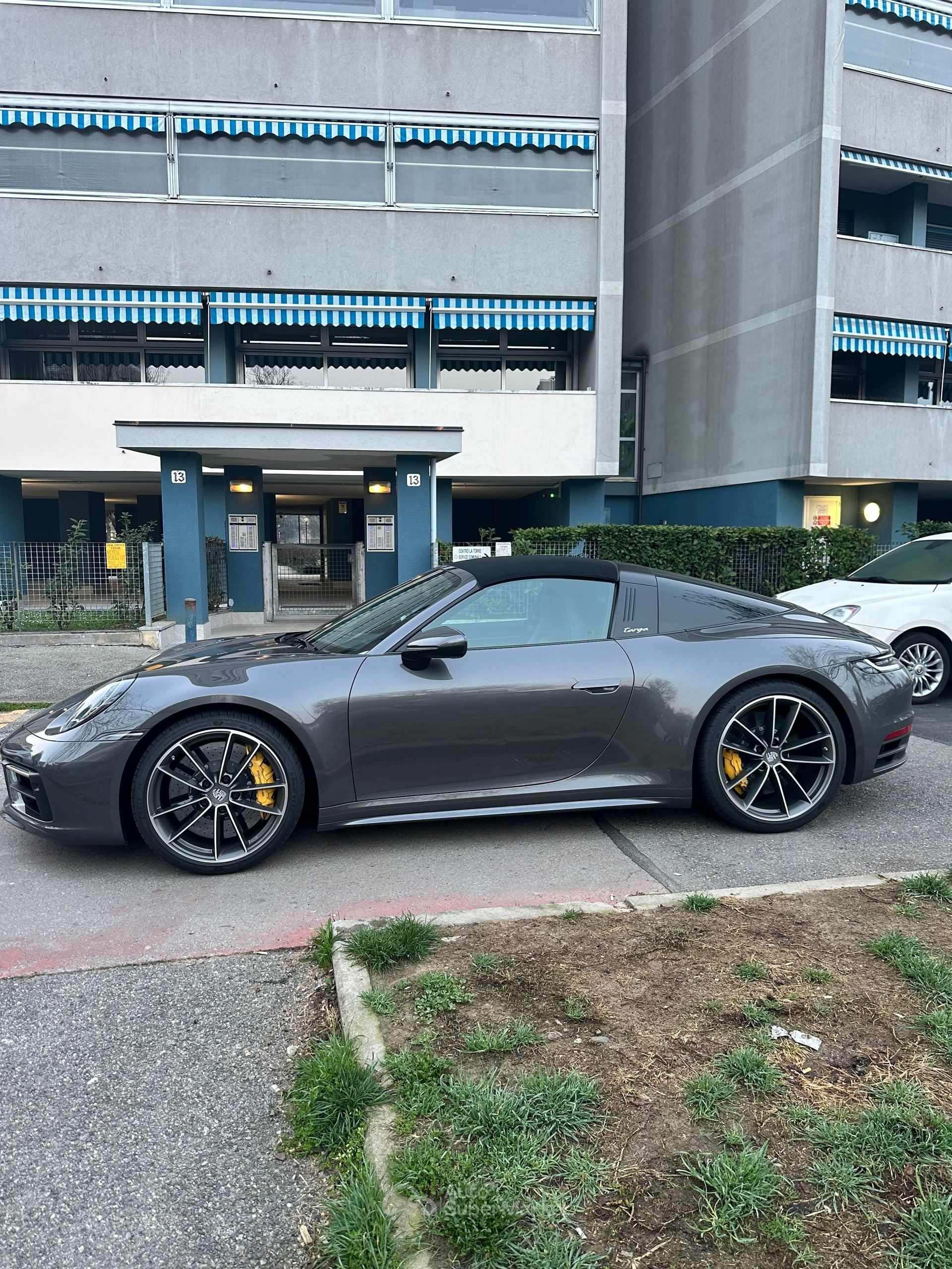 Porsche 911 (992)