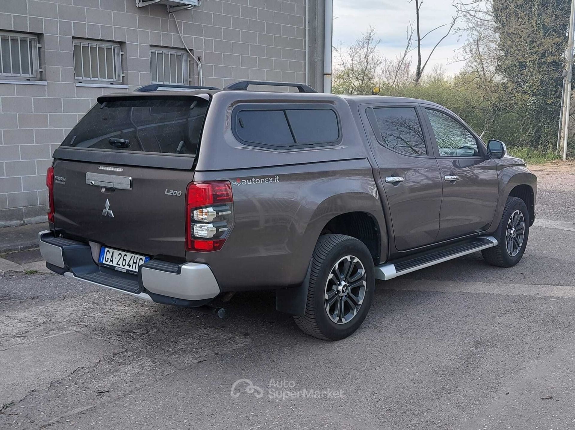 Mitsubishi L200