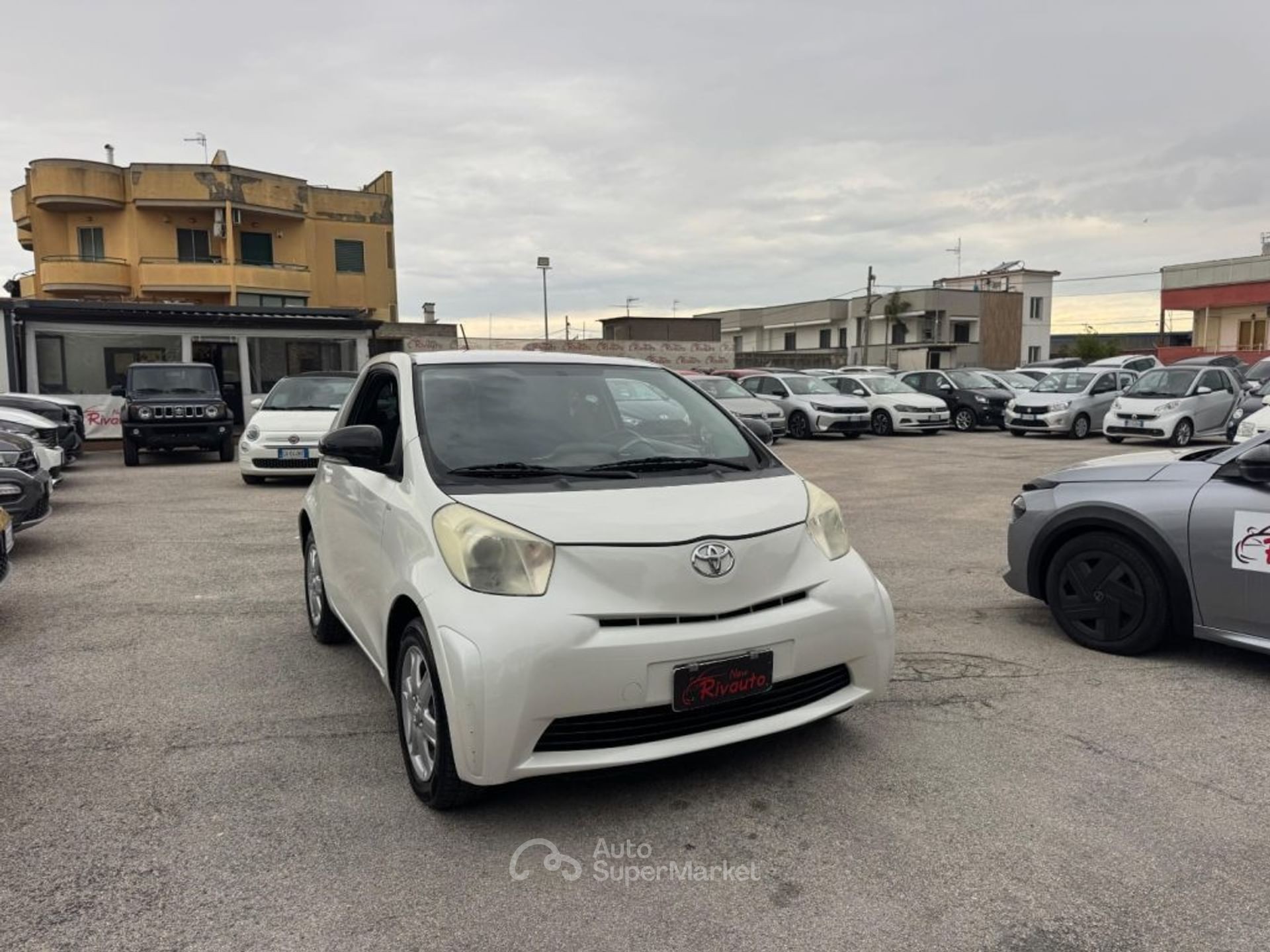 Toyota iQ