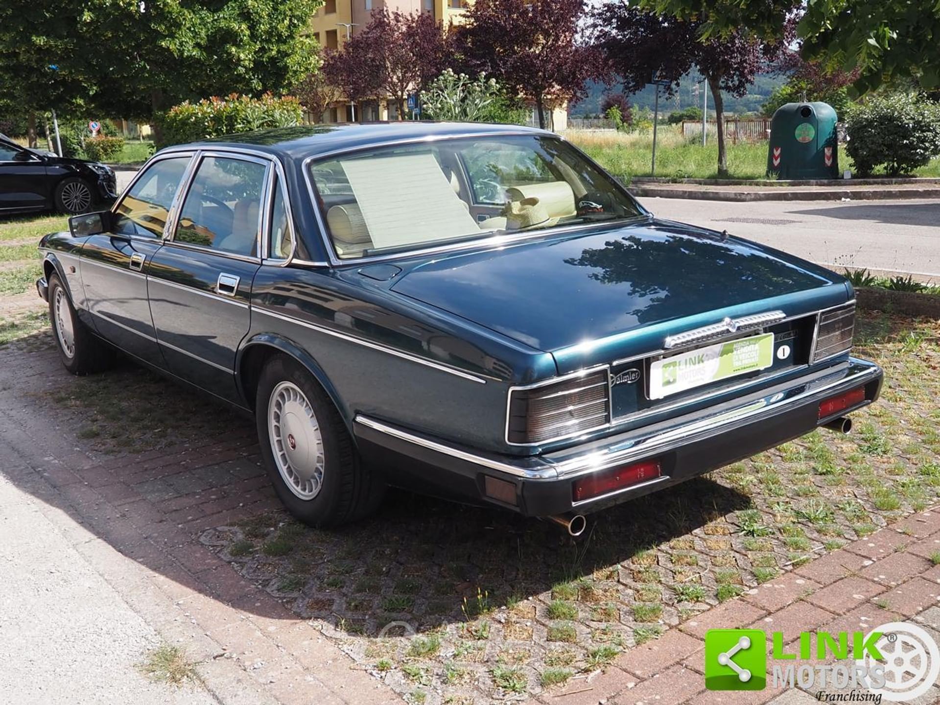 Jaguar XJ6