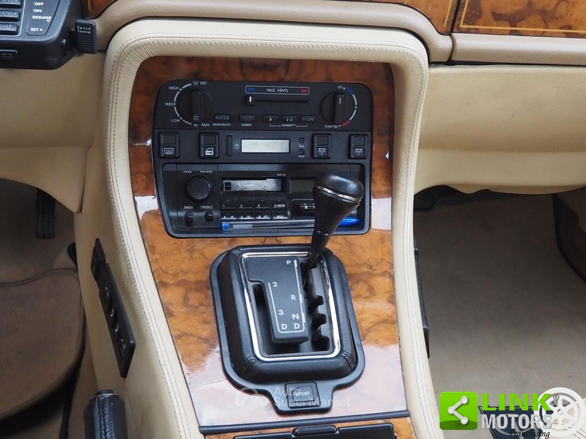 Jaguar XJ6