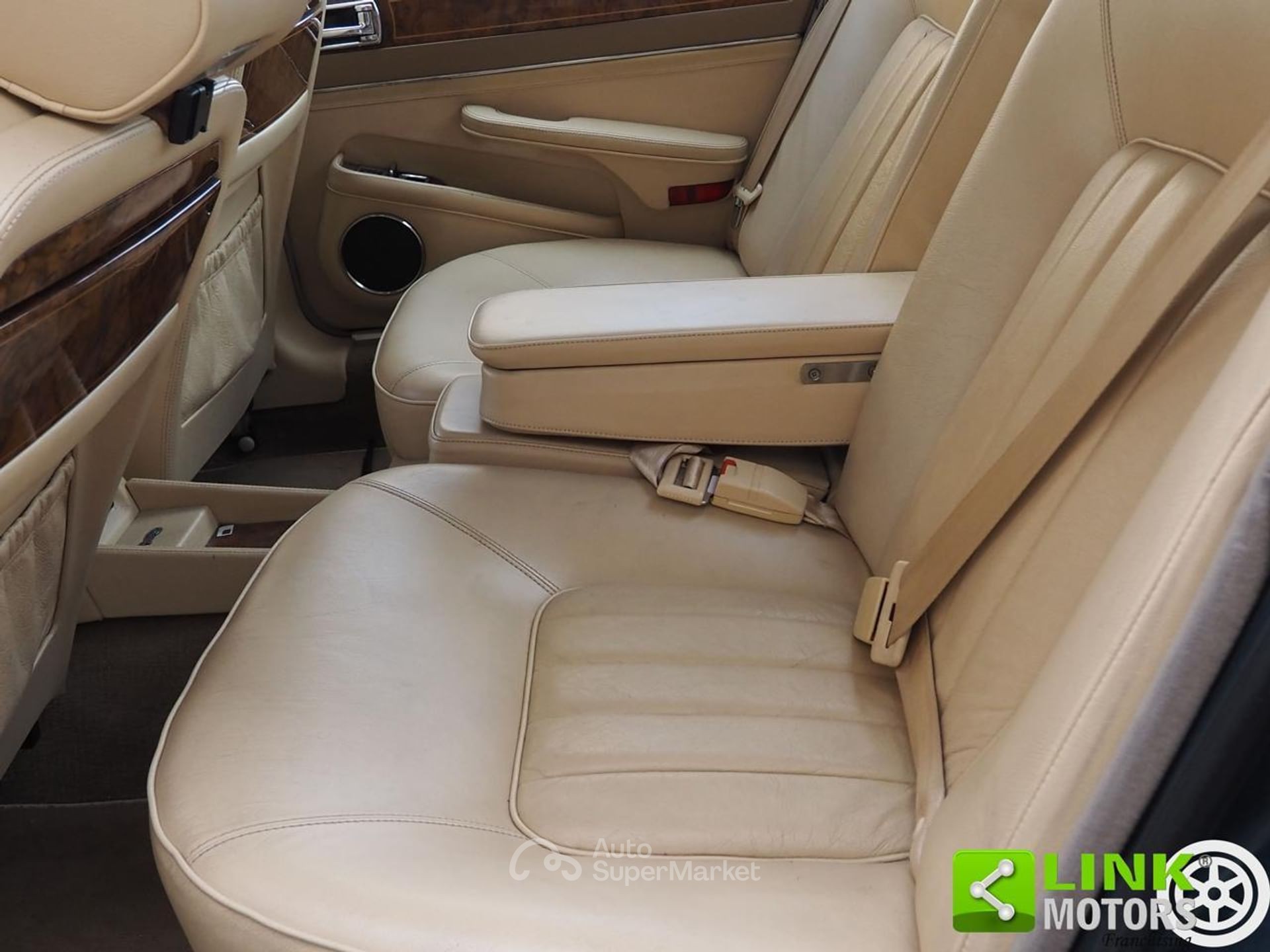 Jaguar XJ6
