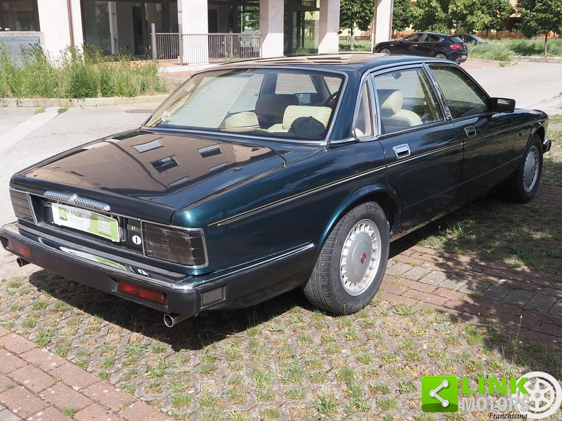 Jaguar XJ6