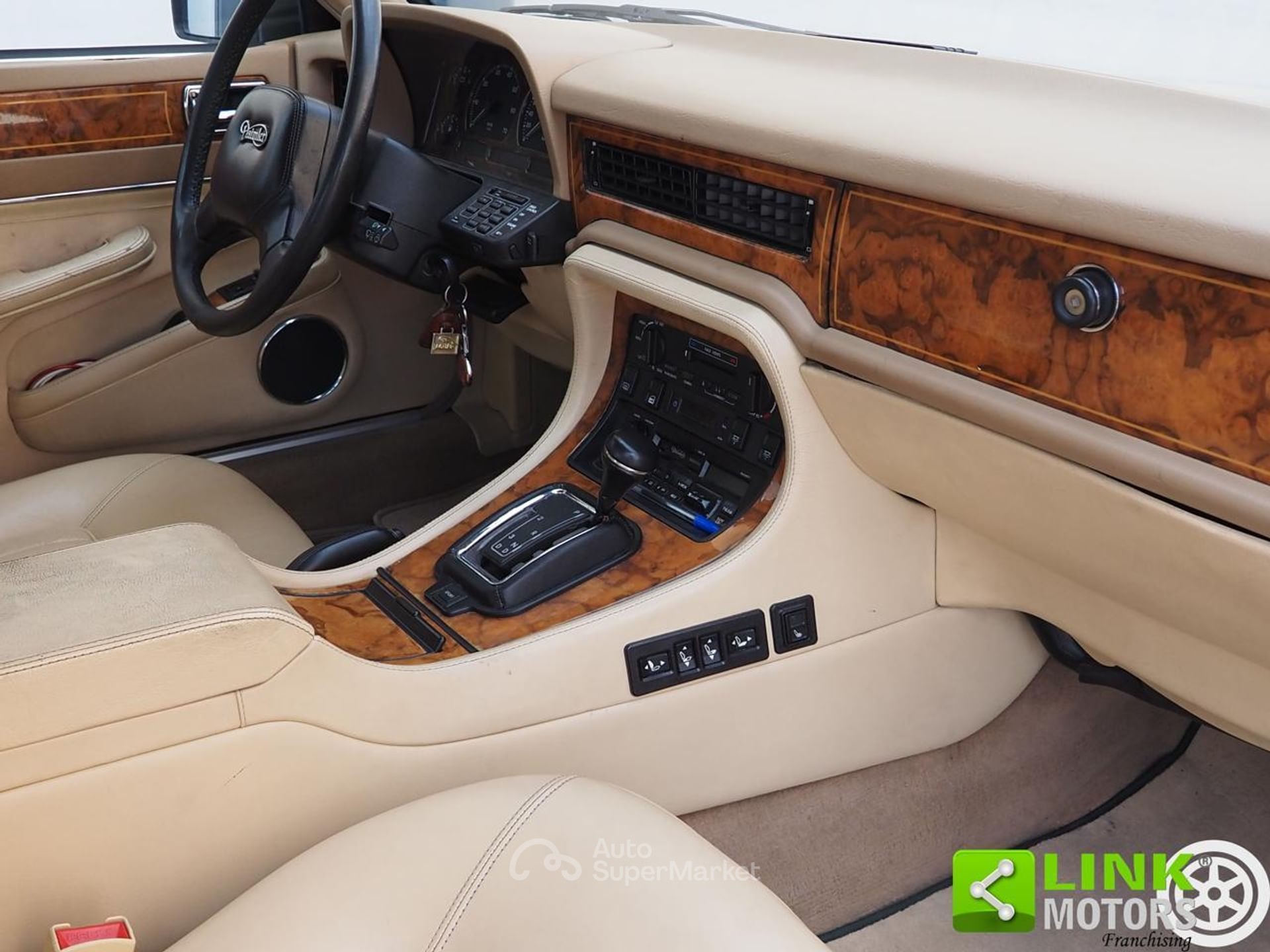 Jaguar XJ6