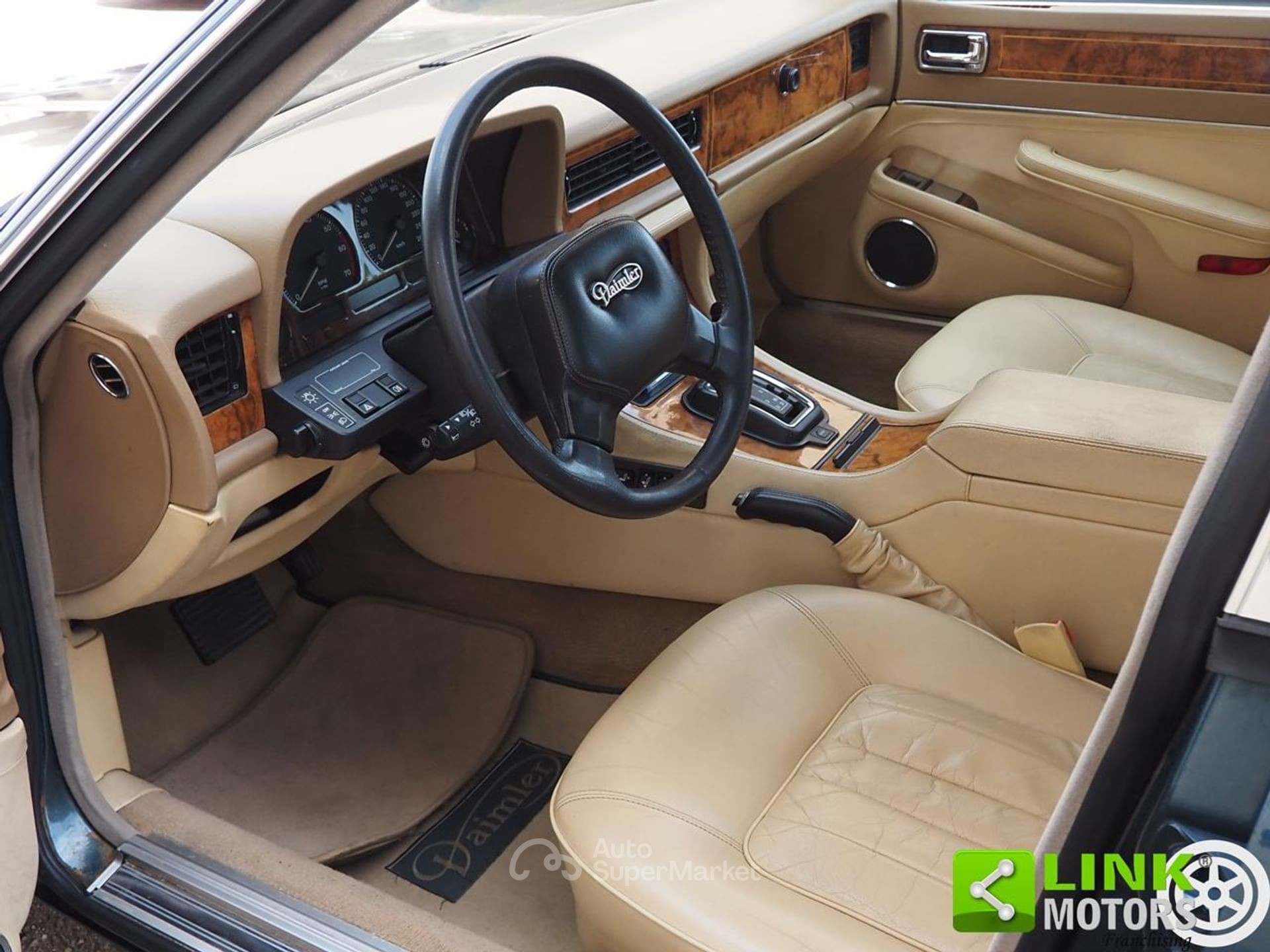 Jaguar XJ6