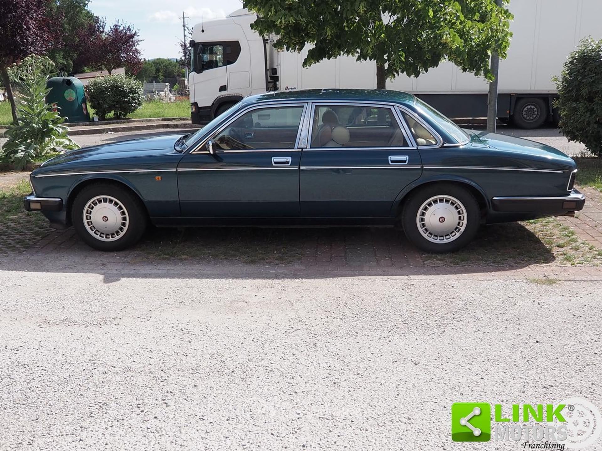 Jaguar XJ6