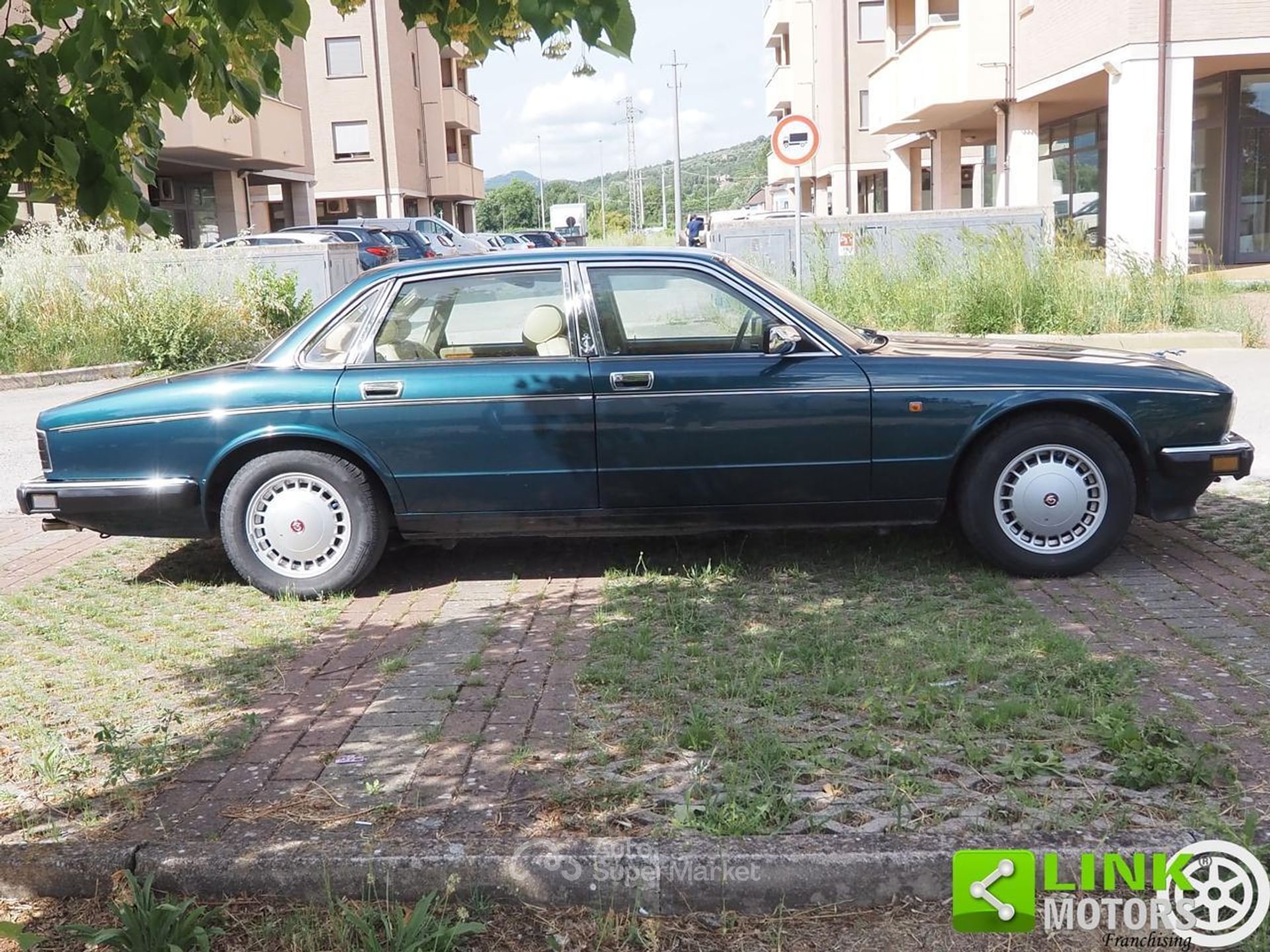 Jaguar XJ6
