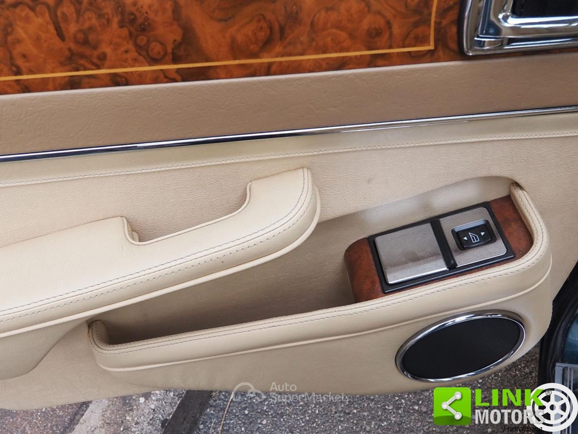 Jaguar XJ6