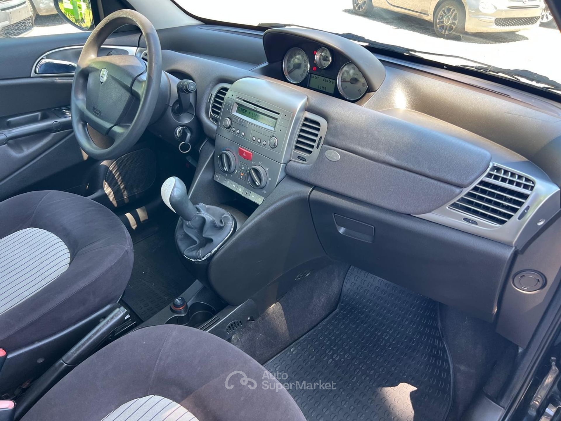 Lancia Ypsilon