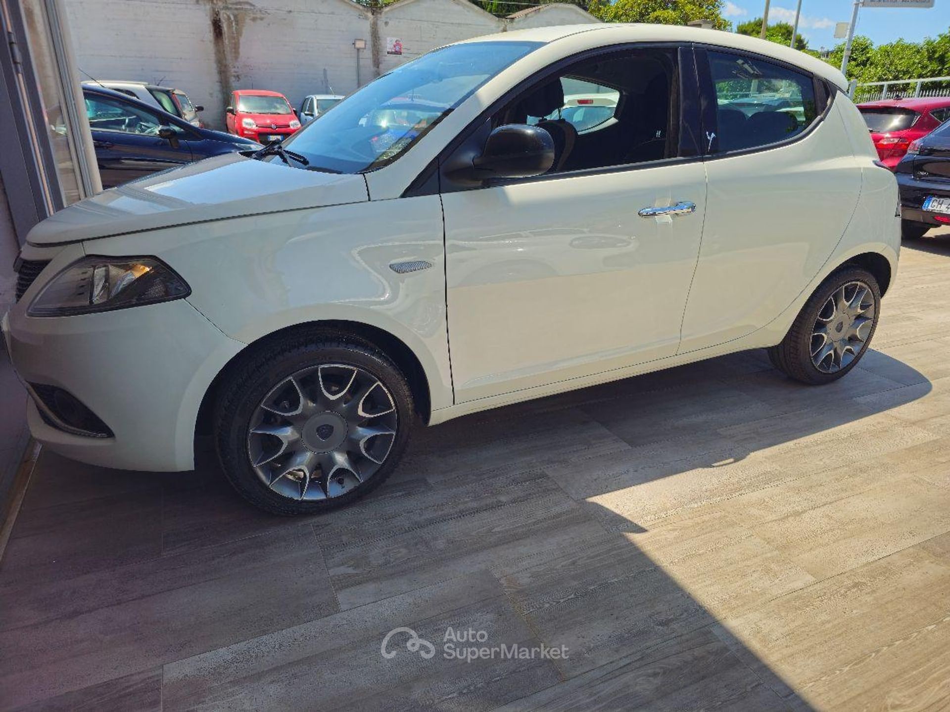Lancia Ypsilon