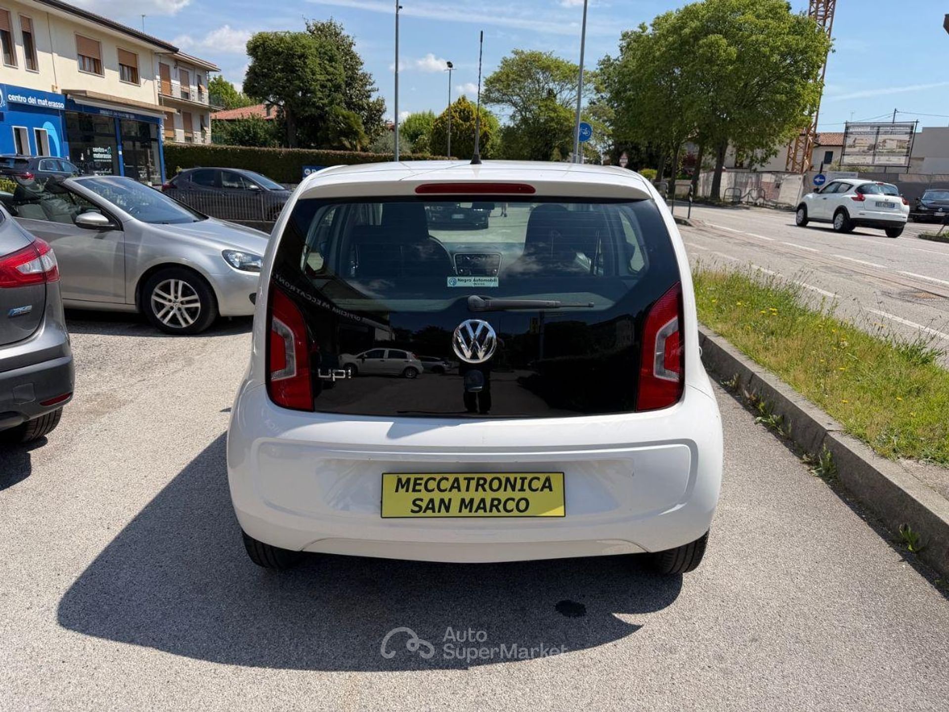 Volkswagen up!