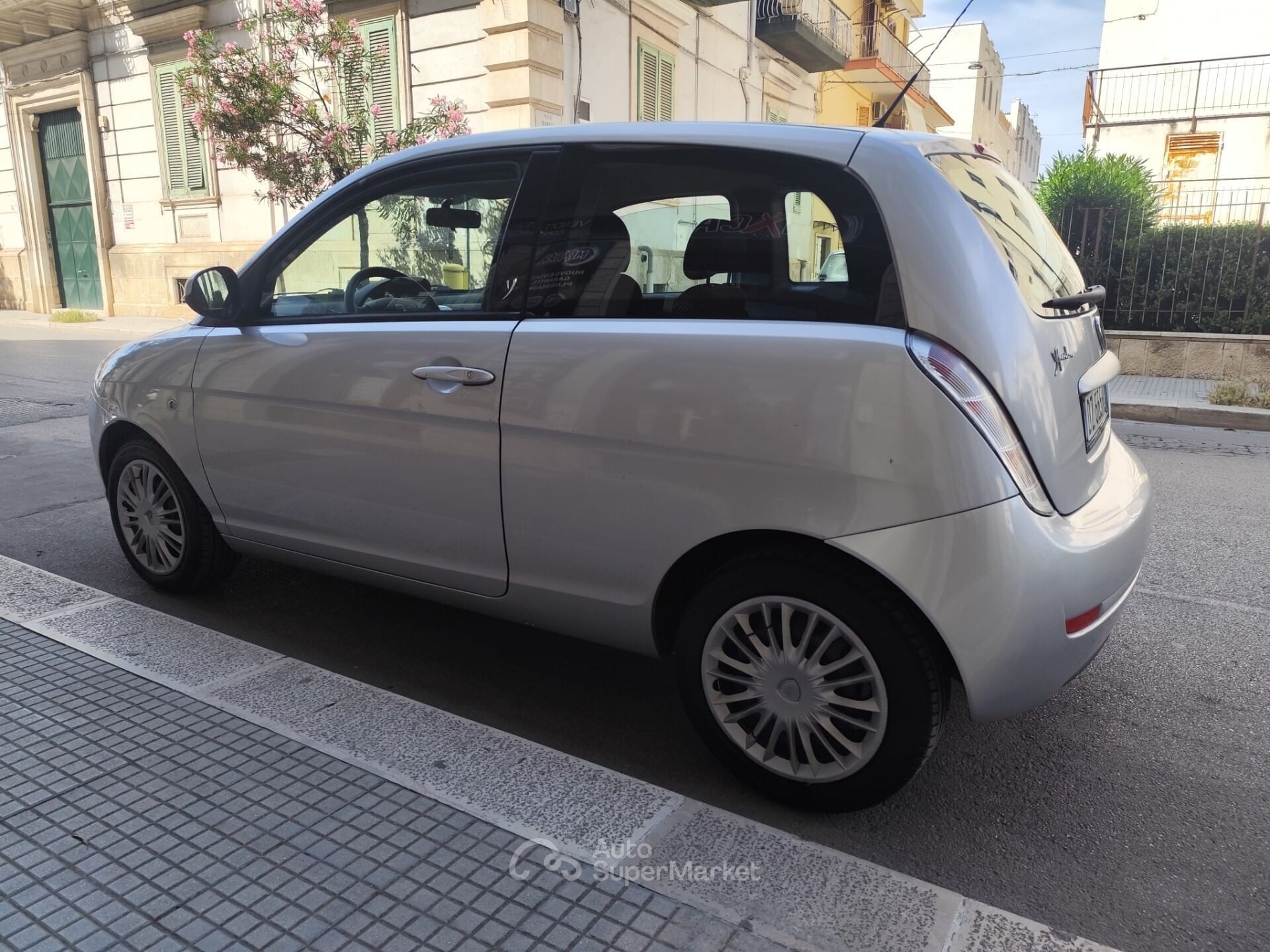 Lancia Ypsilon