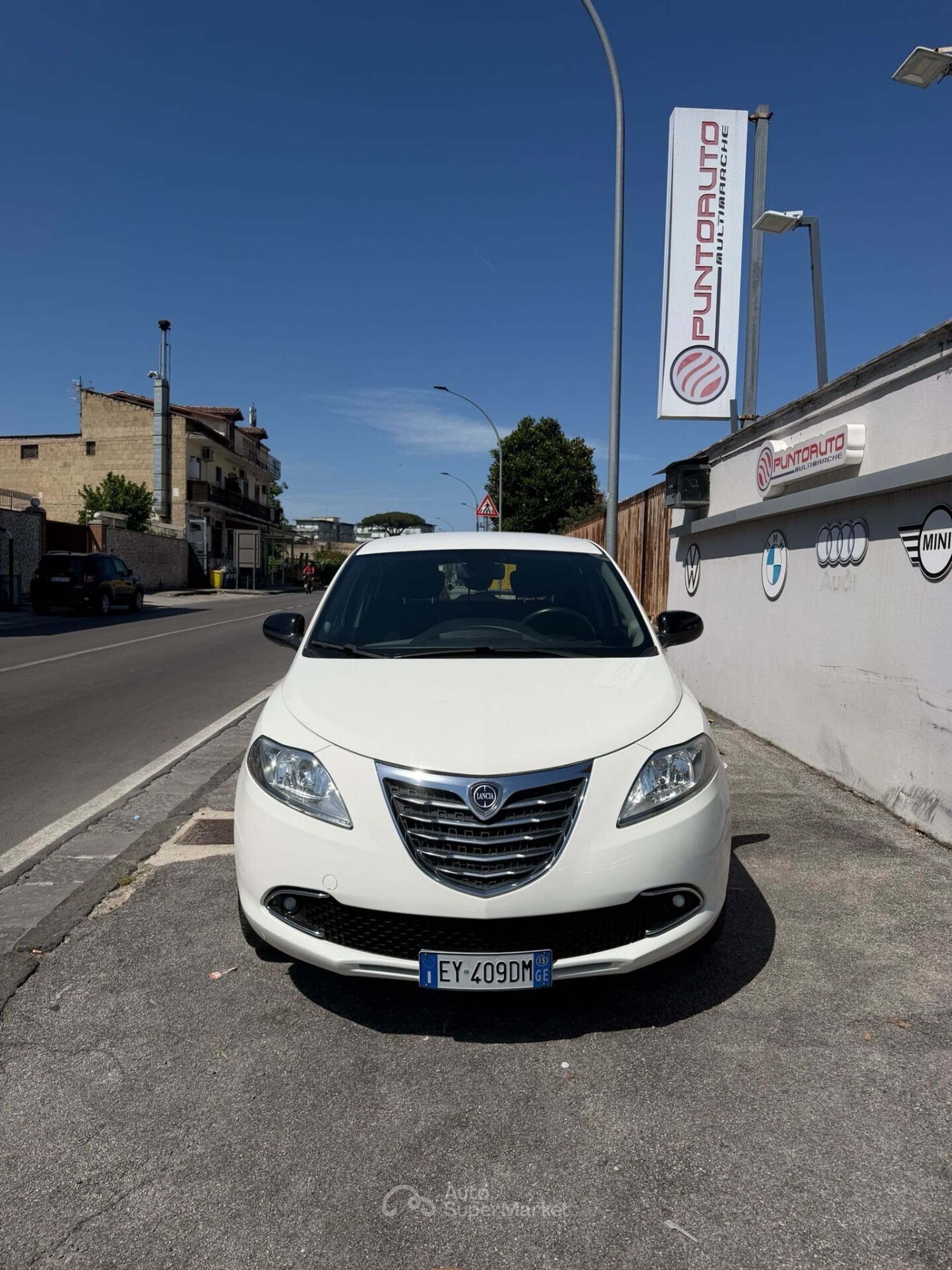 Lancia Ypsilon