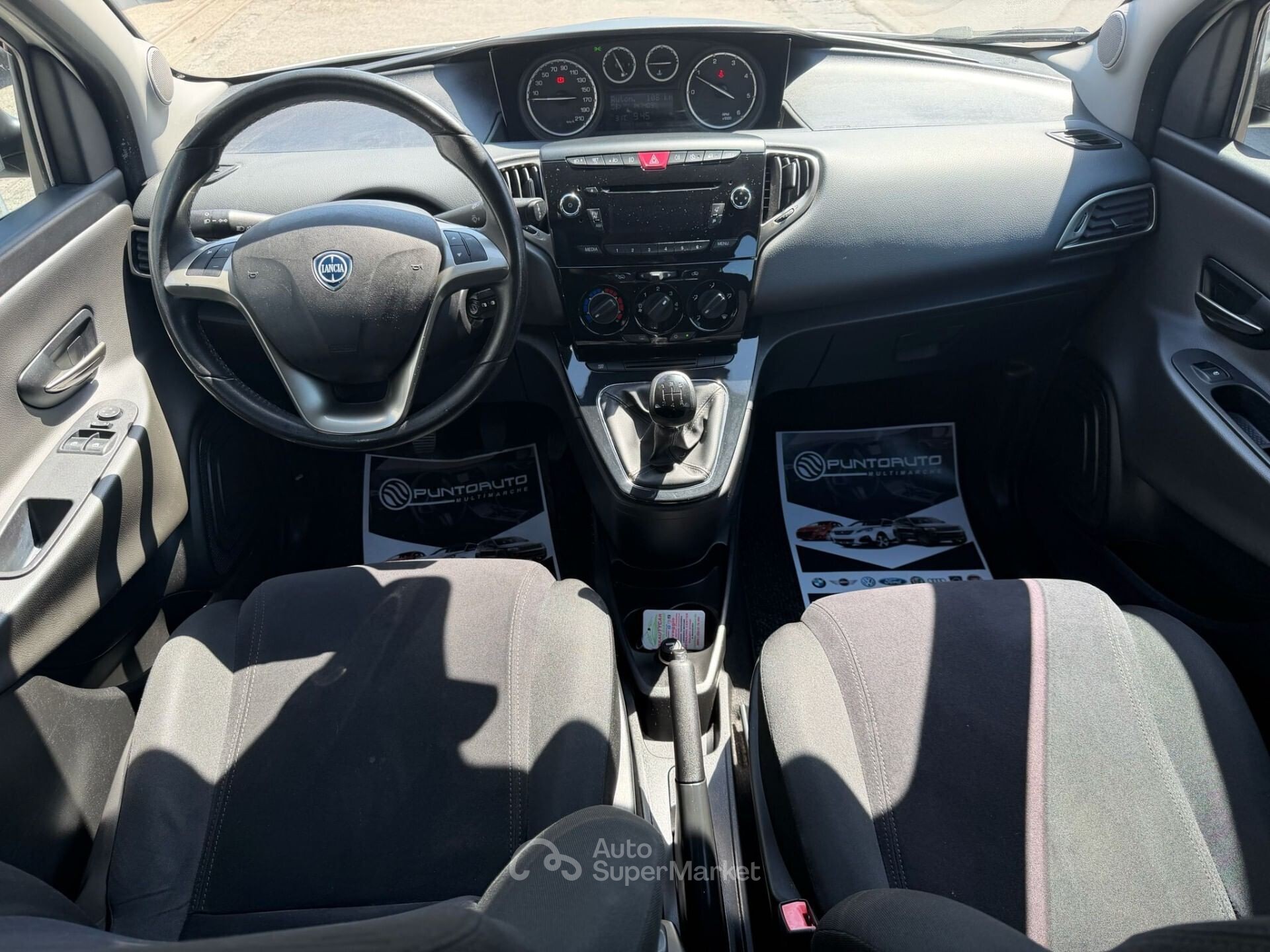 Lancia Ypsilon