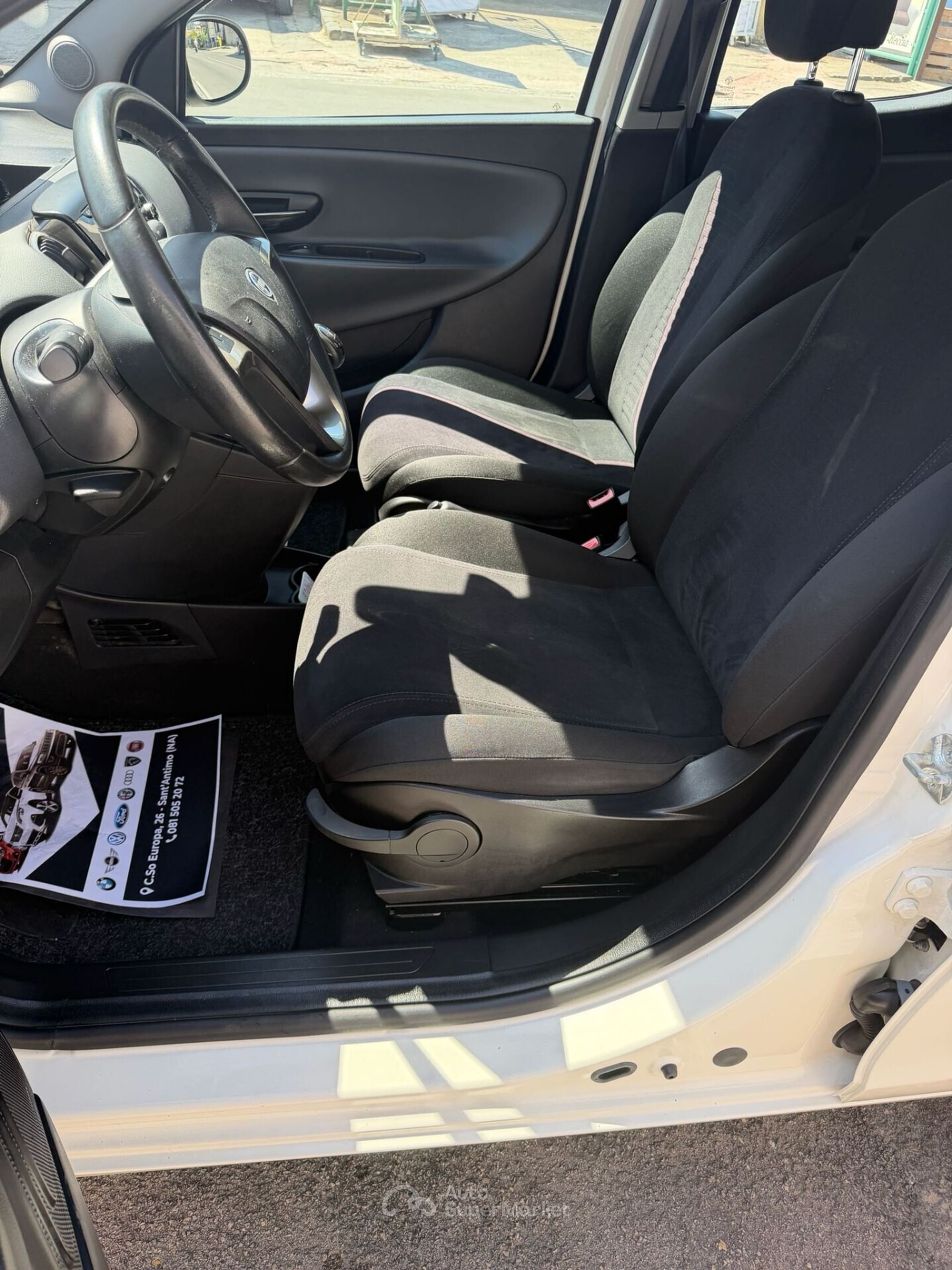 Lancia Ypsilon