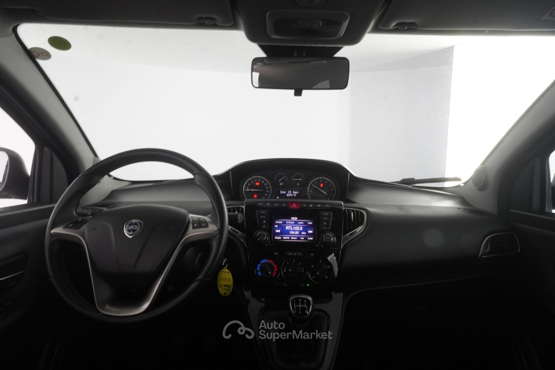 Lancia Ypsilon