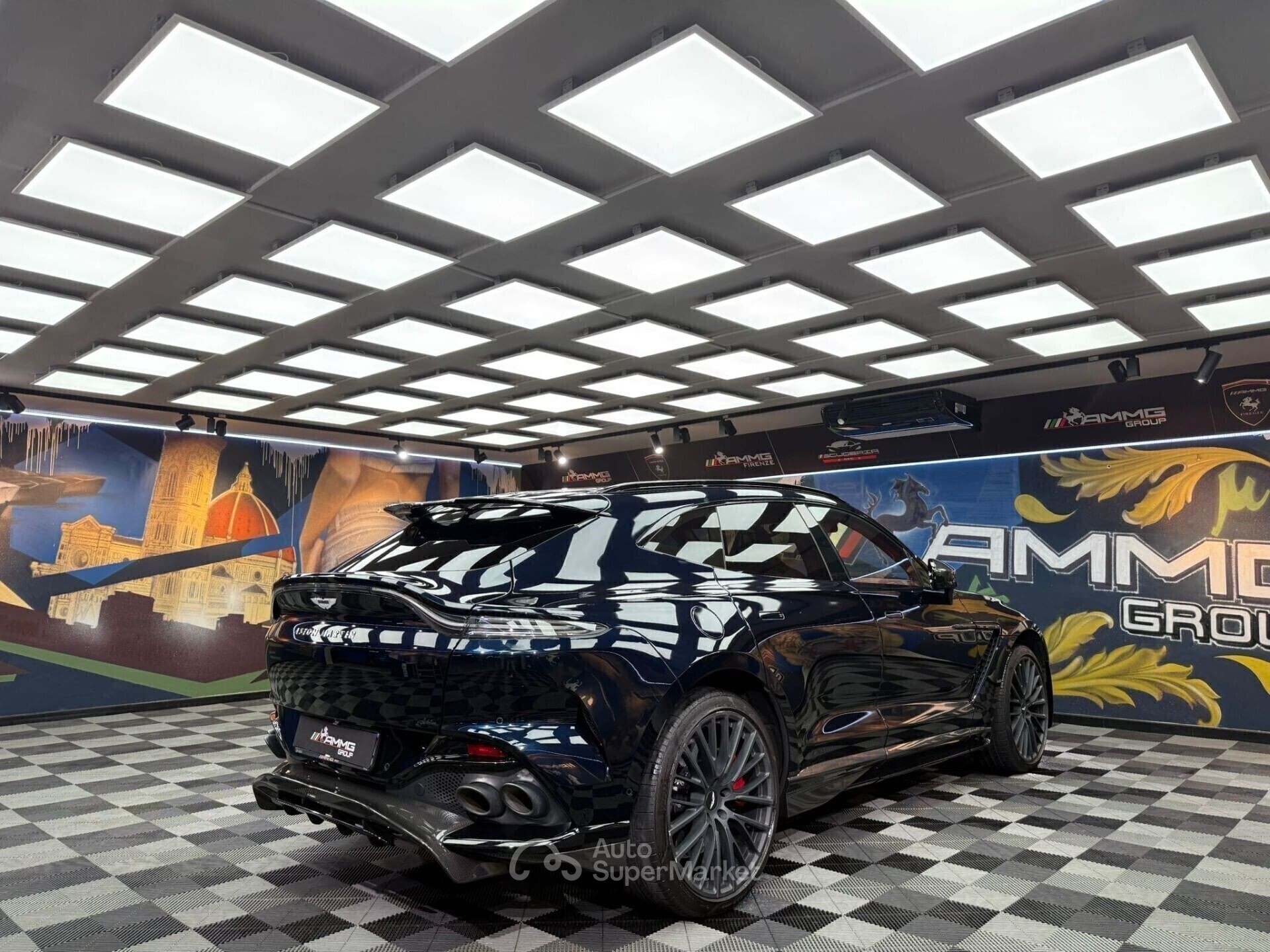 Aston Martin DBX