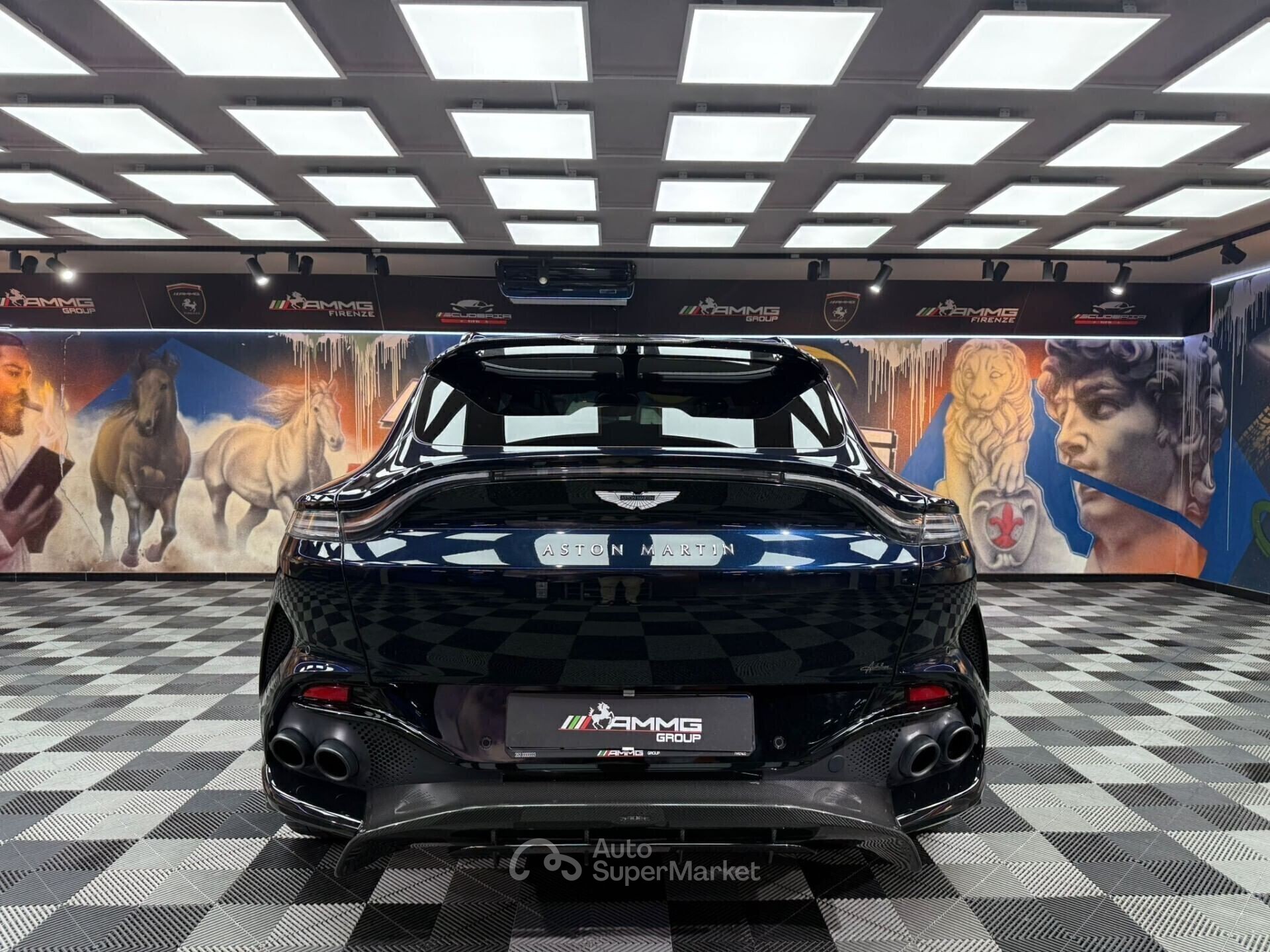Aston Martin DBX