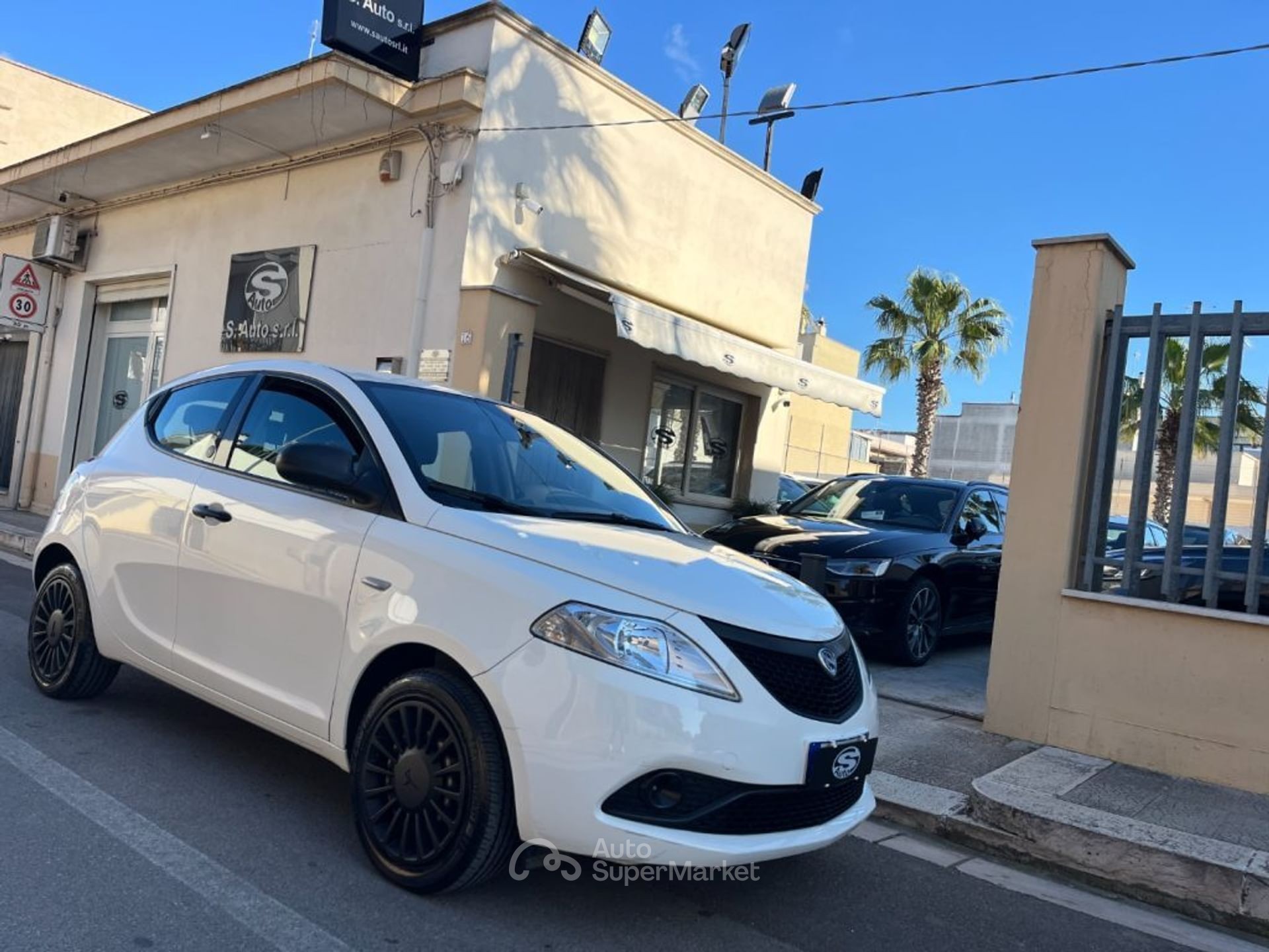 Lancia Ypsilon