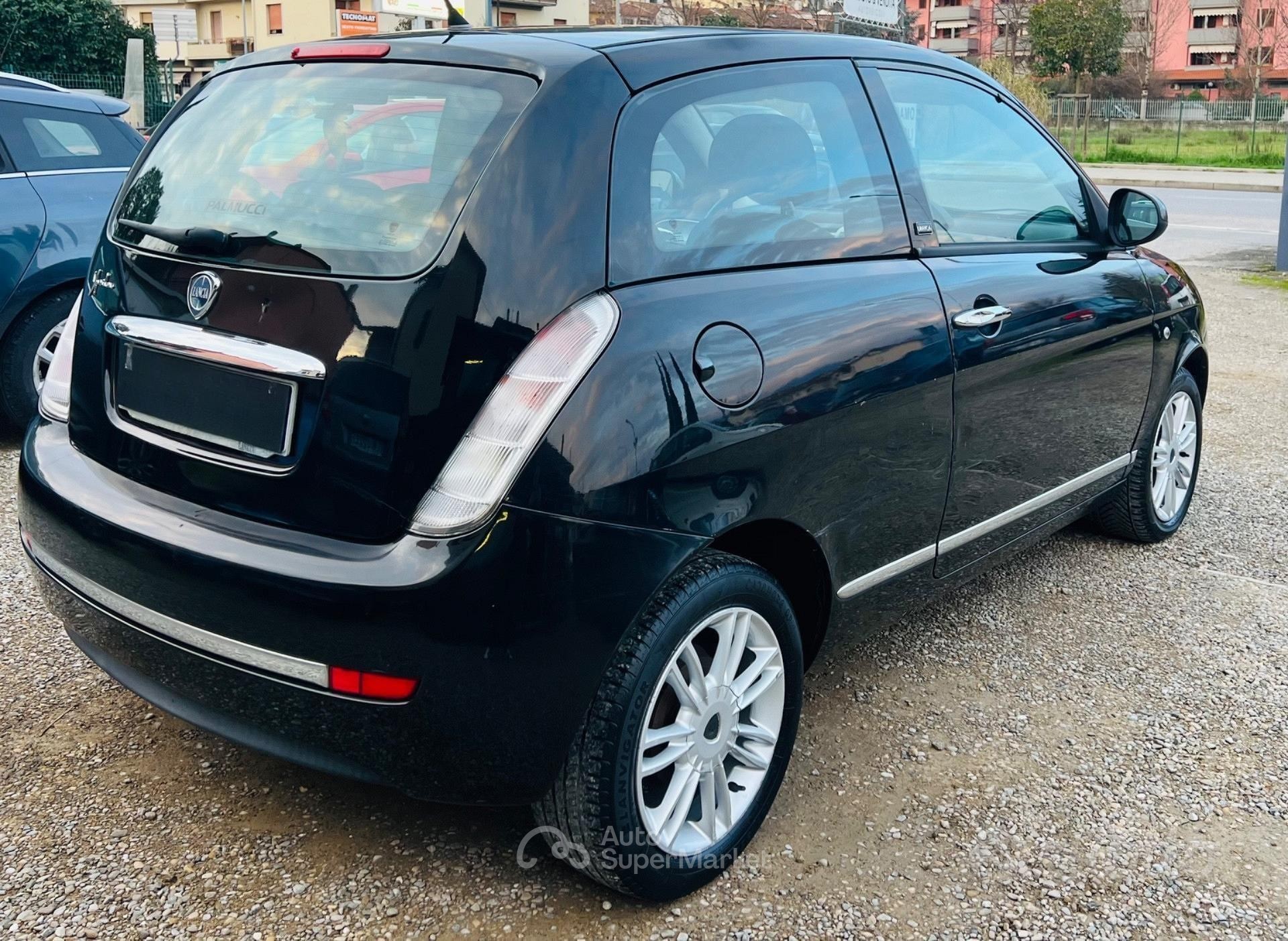 Lancia Ypsilon