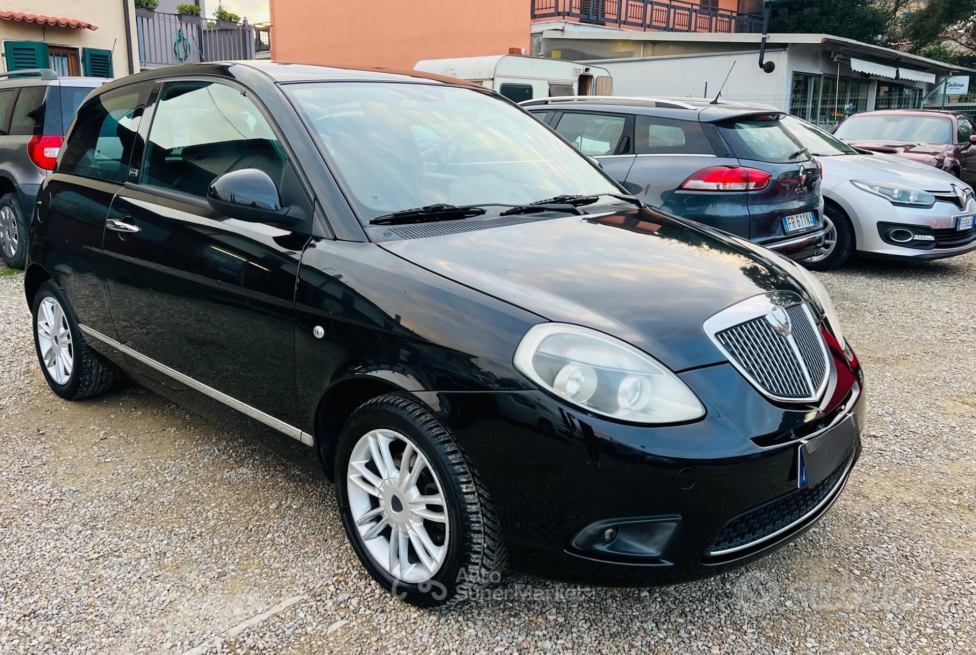 Lancia Ypsilon