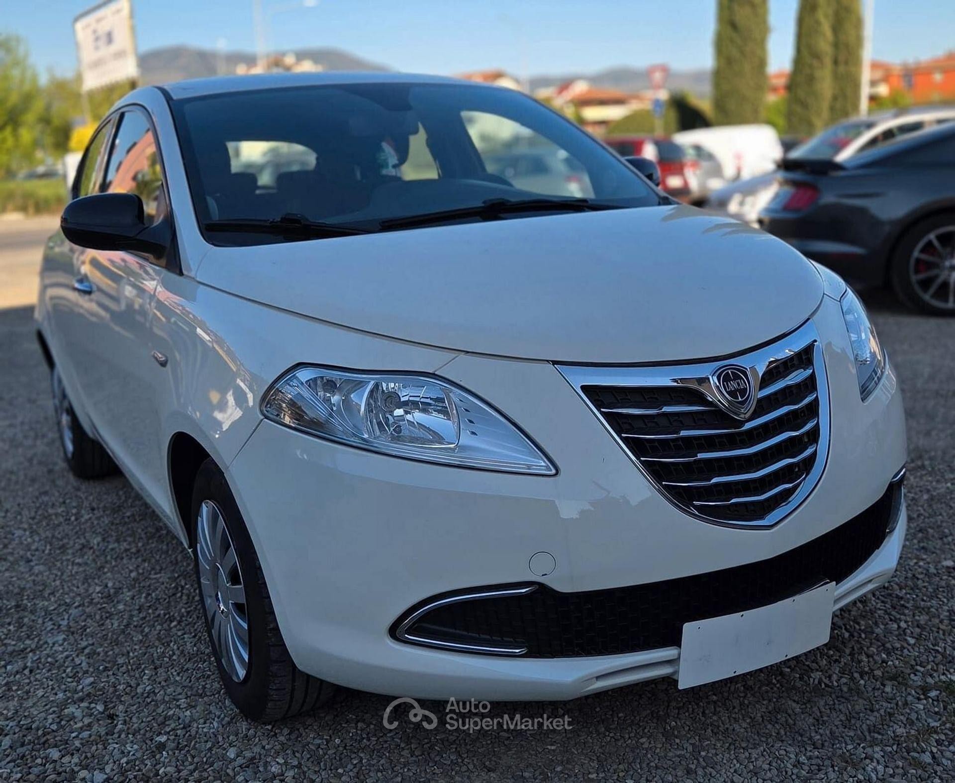 Lancia Ypsilon