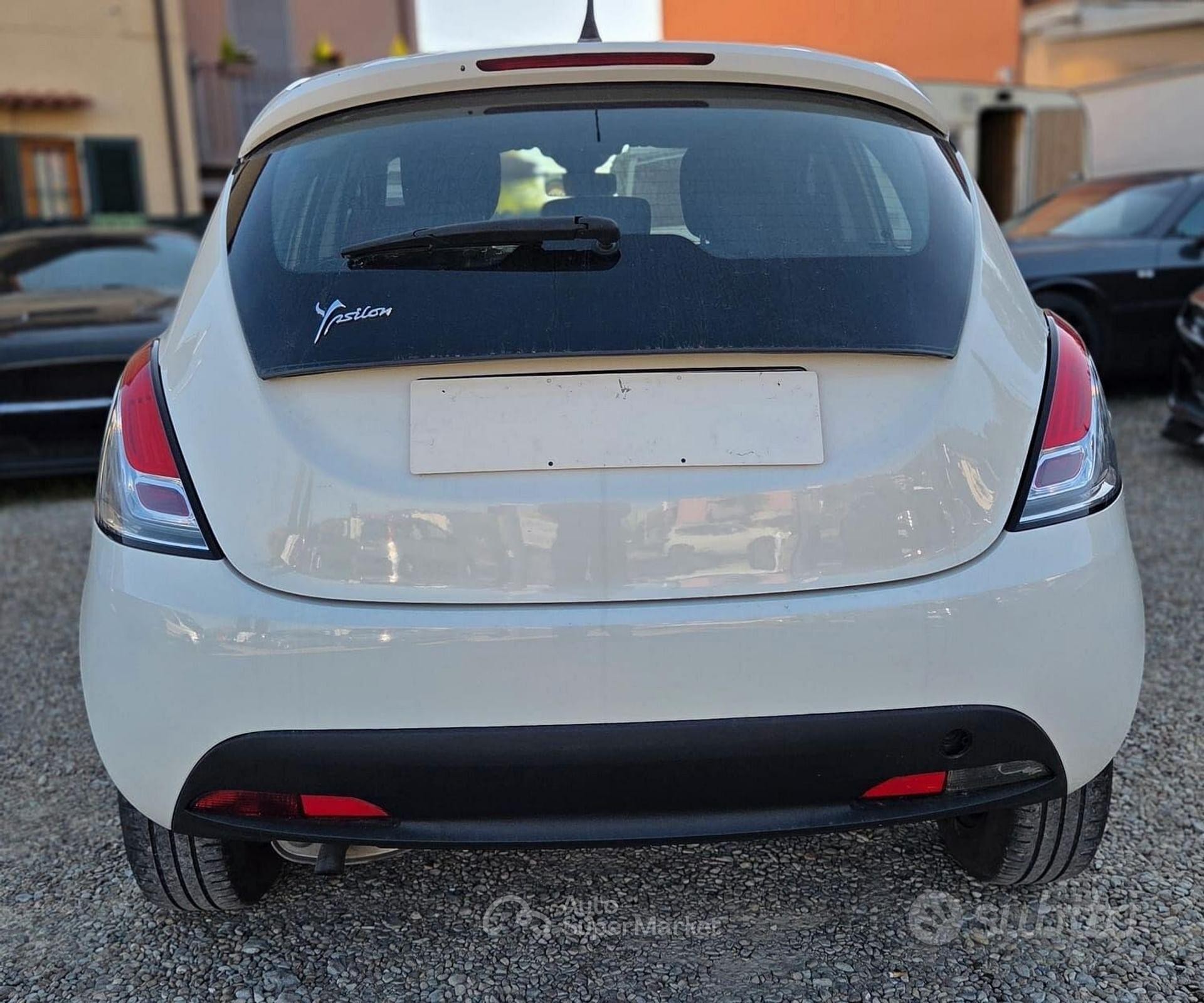 Lancia Ypsilon