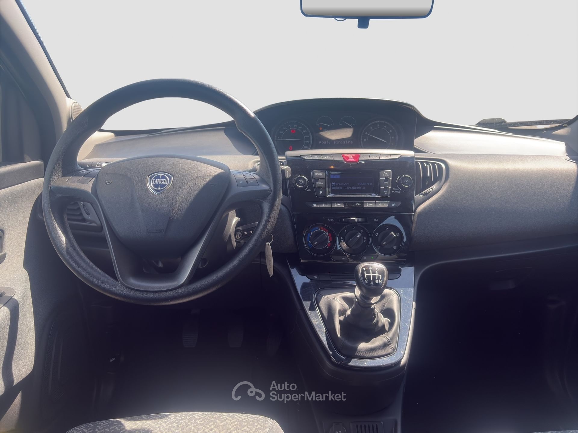 Lancia Ypsilon