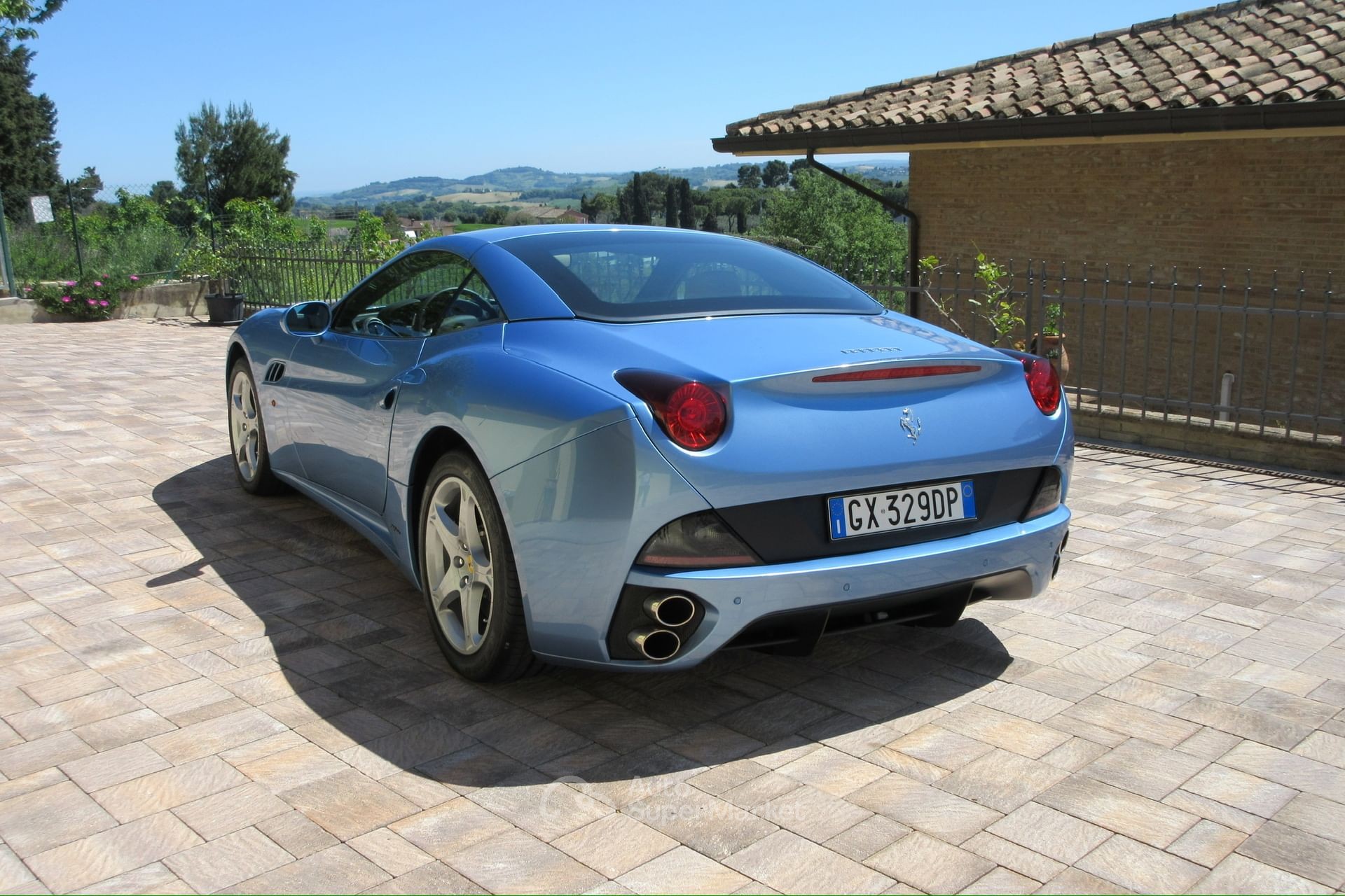 Ferrari California