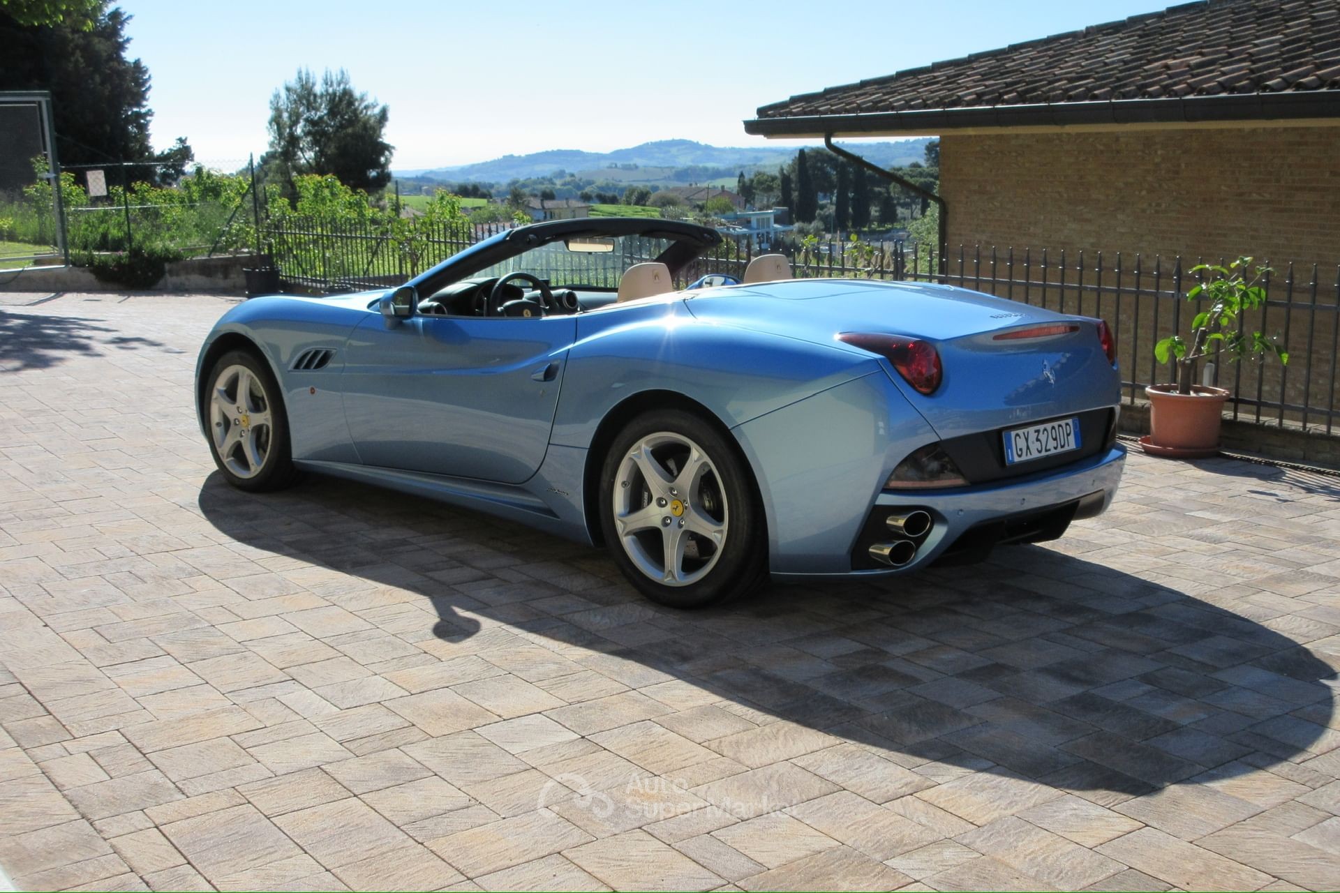 Ferrari California