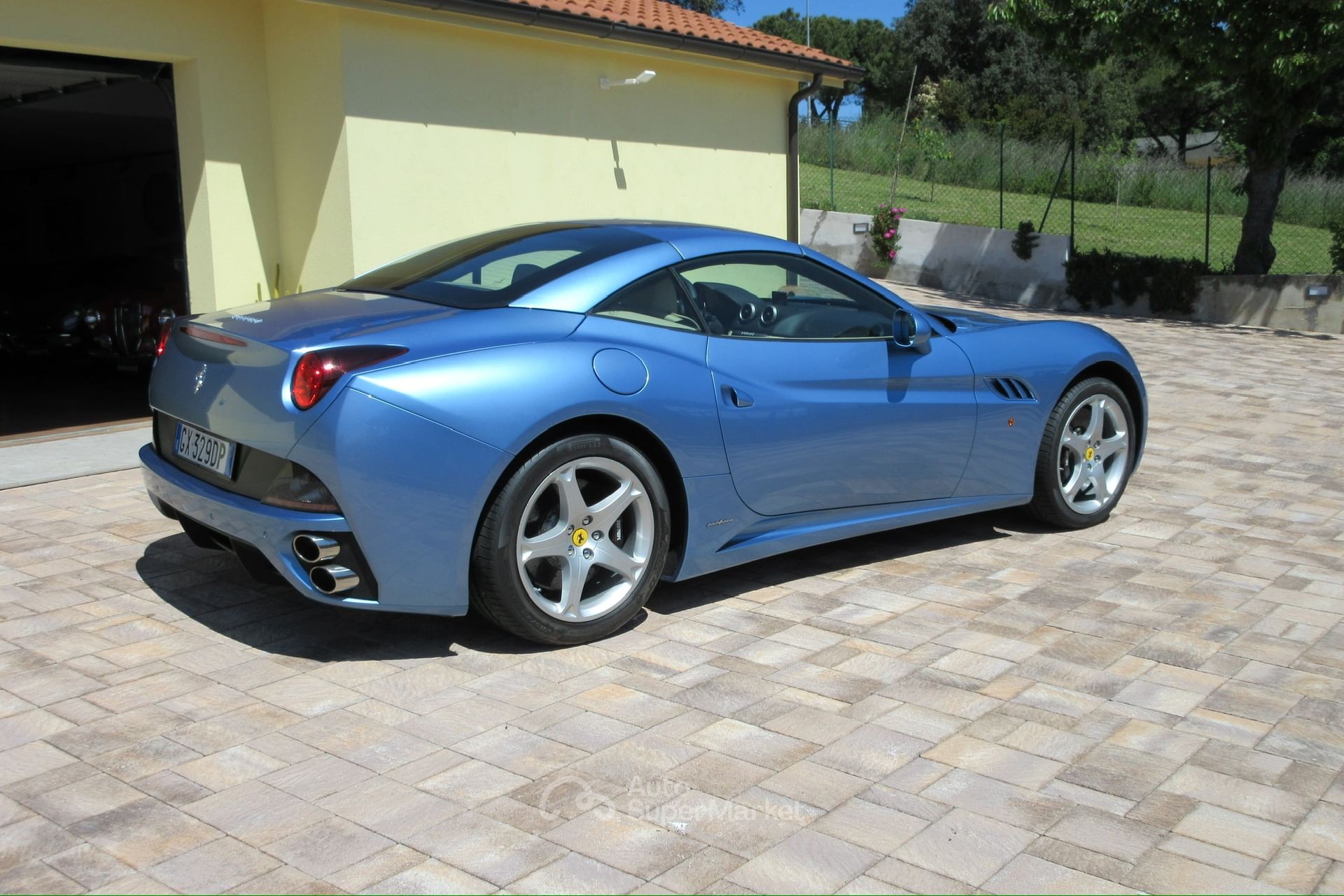 Ferrari California