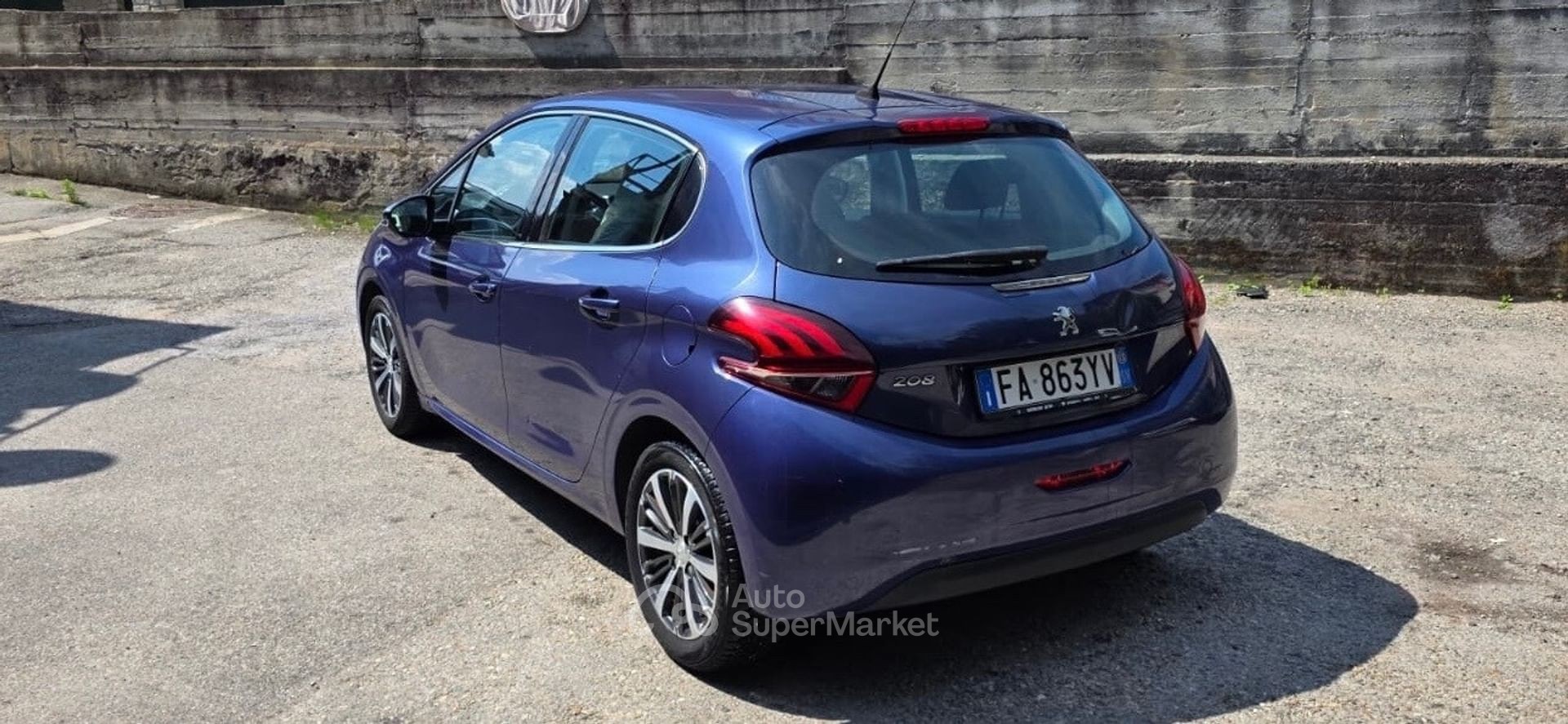 Peugeot 208