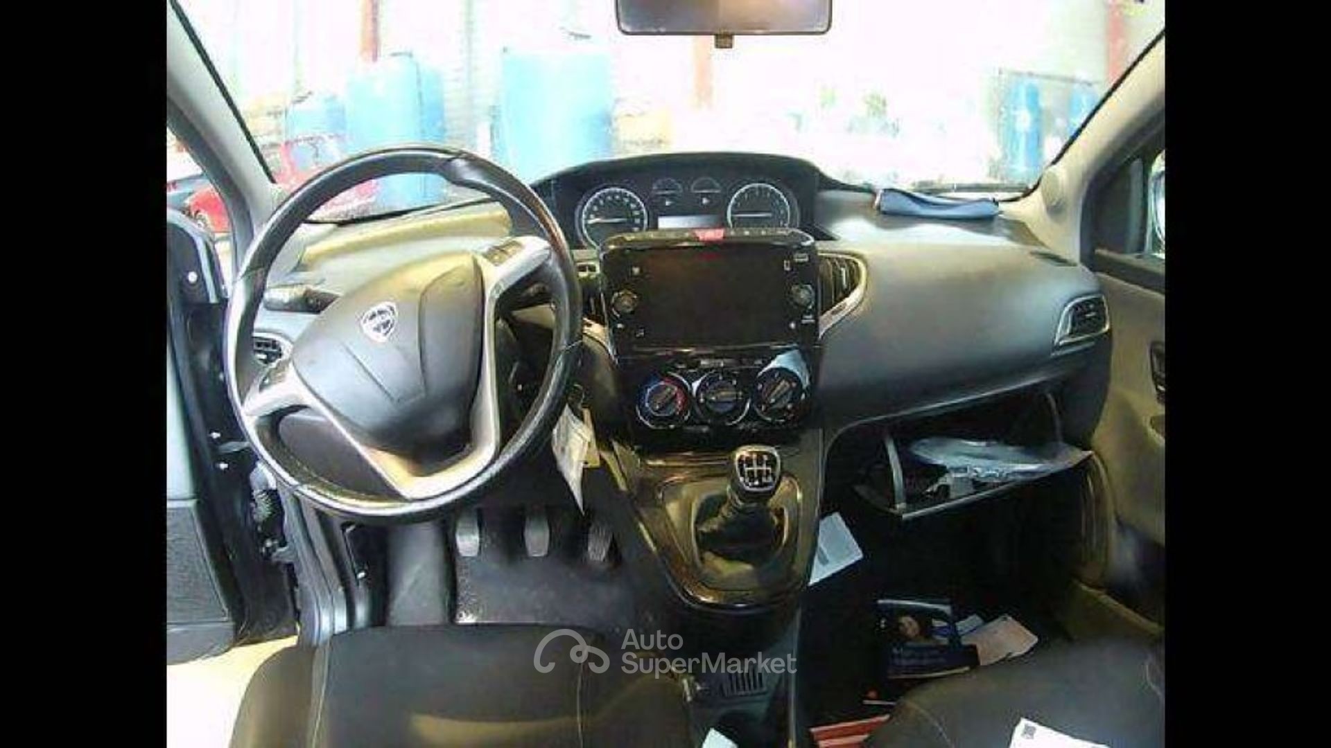 Lancia Ypsilon