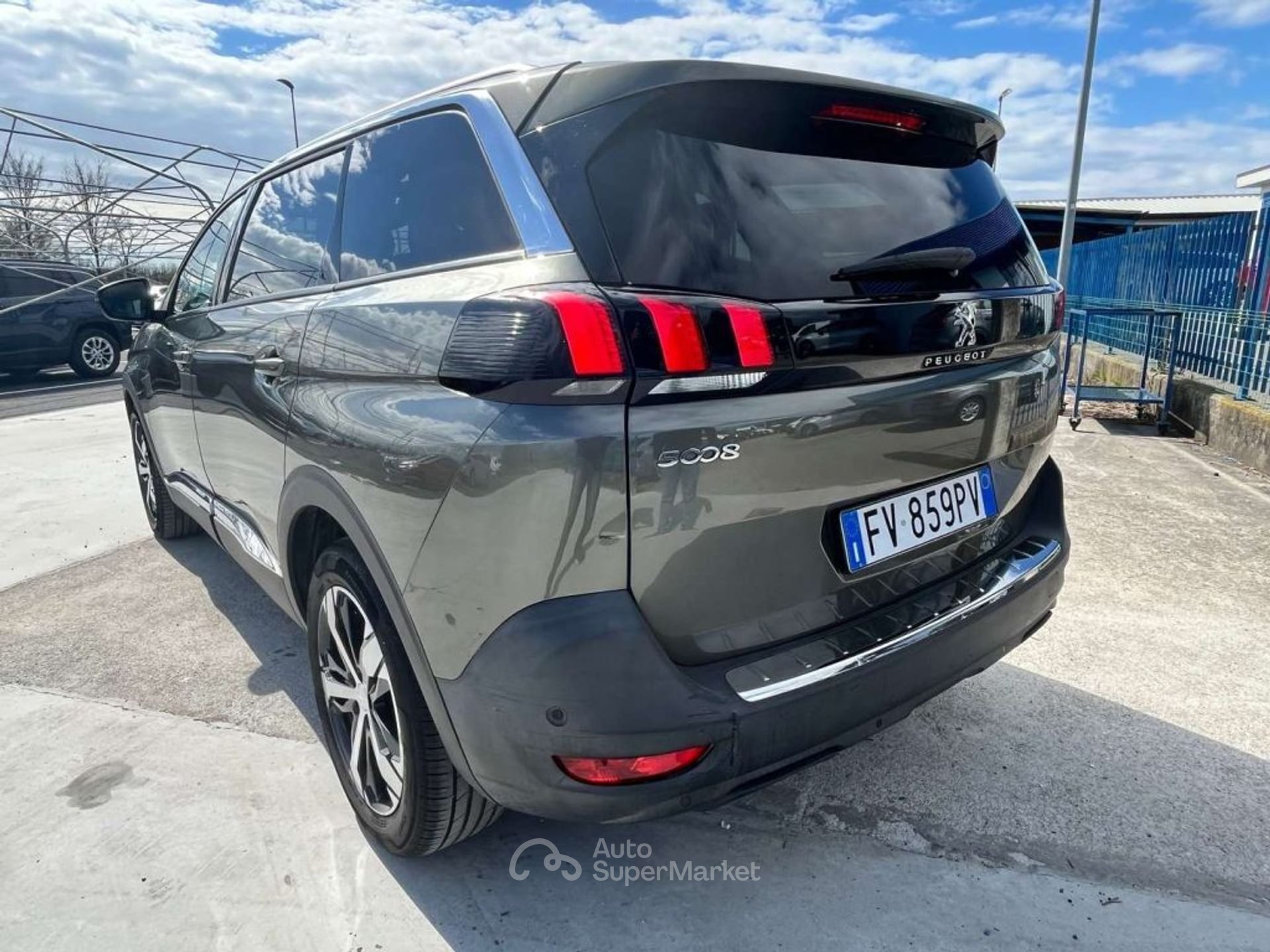 Peugeot 5008