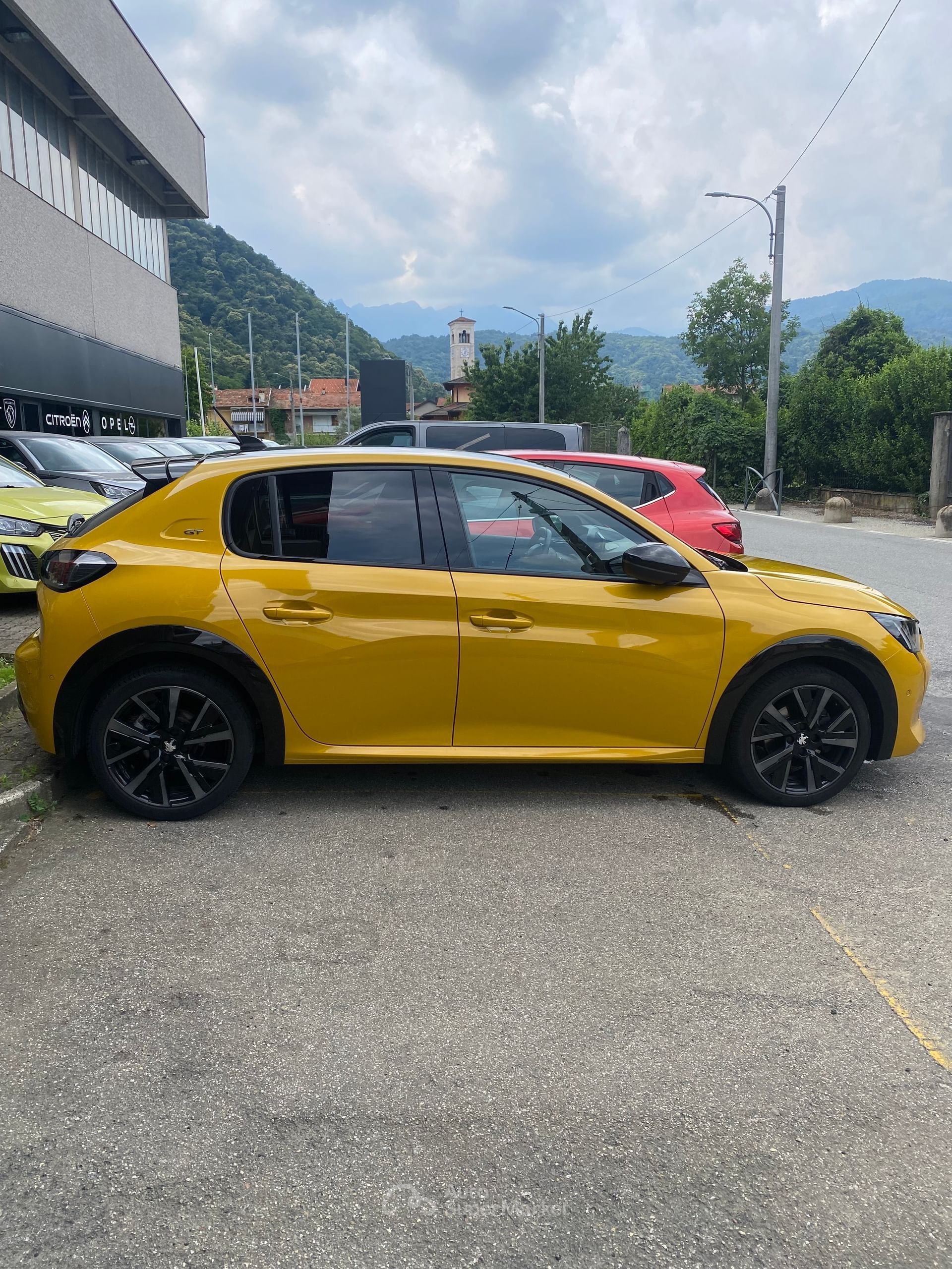 Peugeot 208