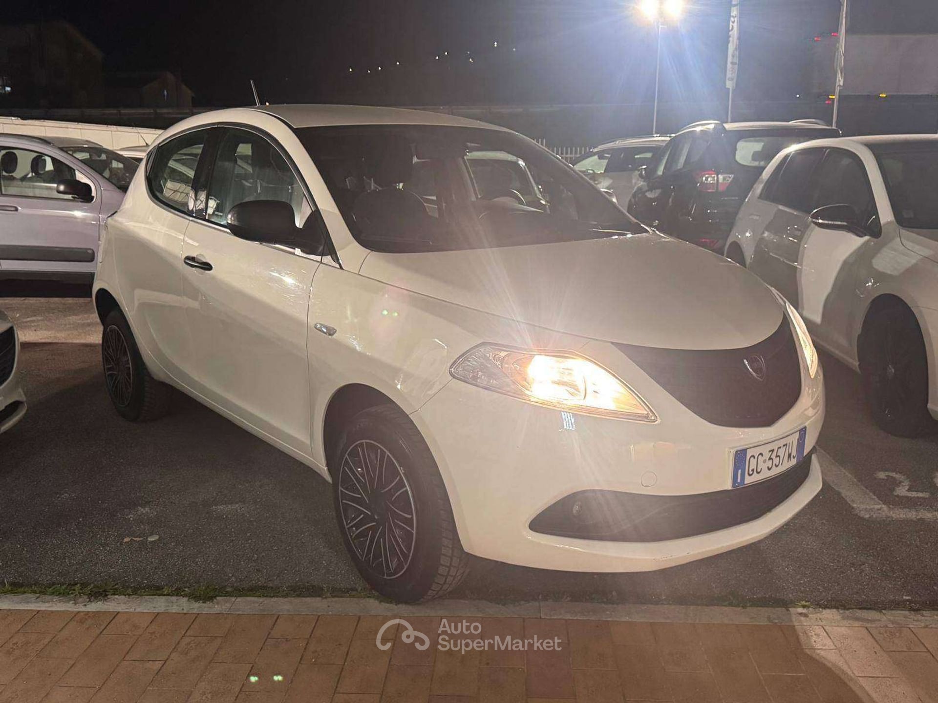 Lancia Ypsilon