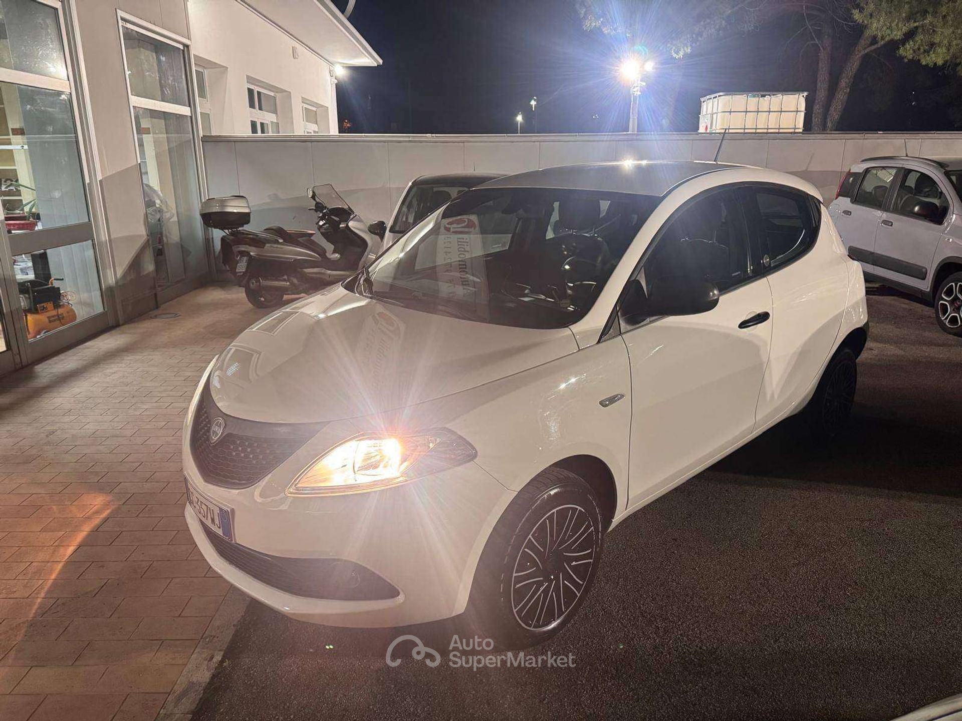 Lancia Ypsilon