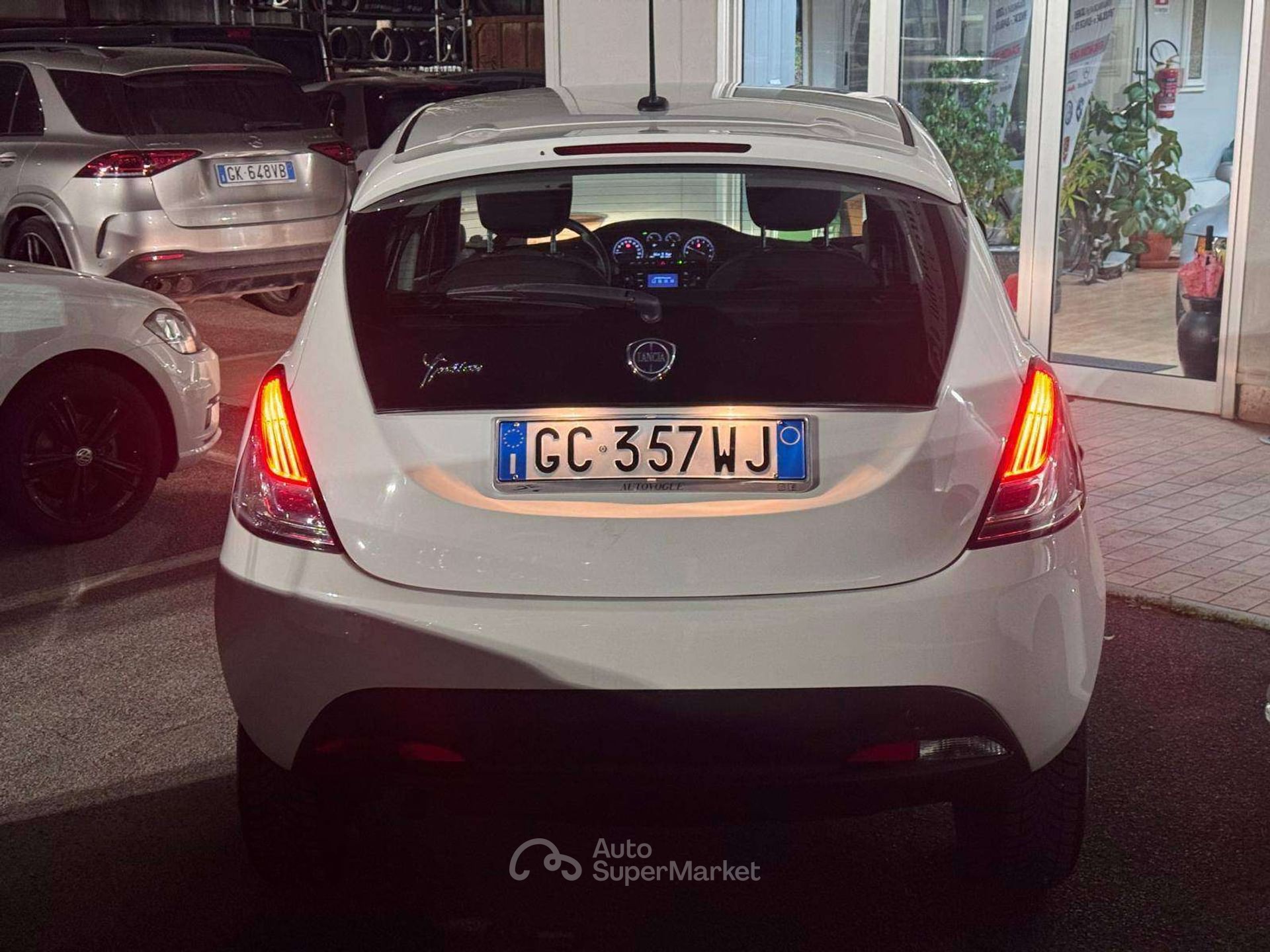 Lancia Ypsilon