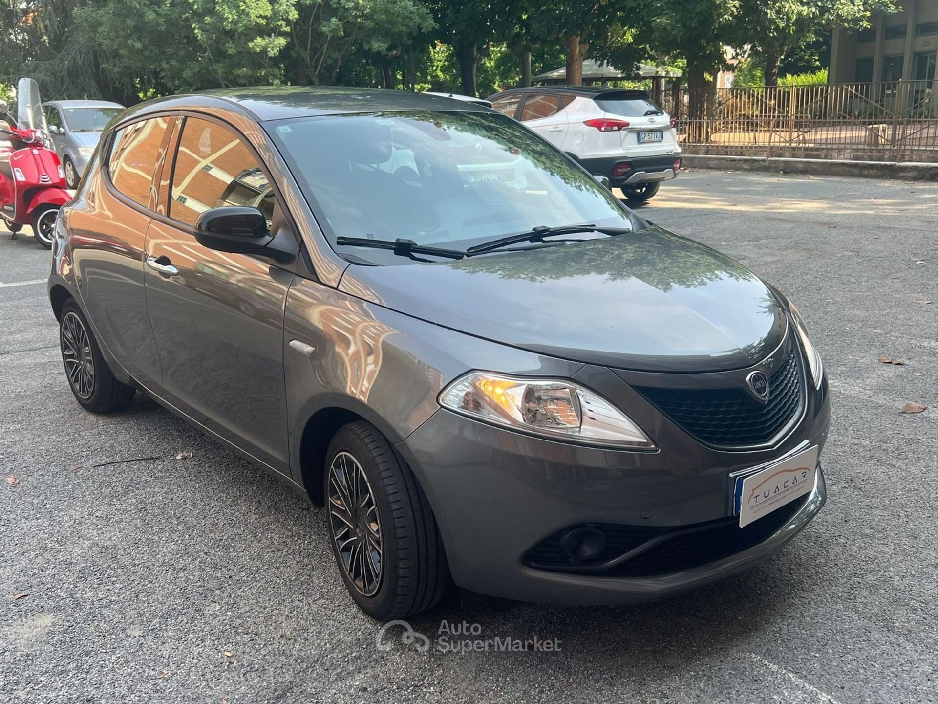 Lancia Ypsilon