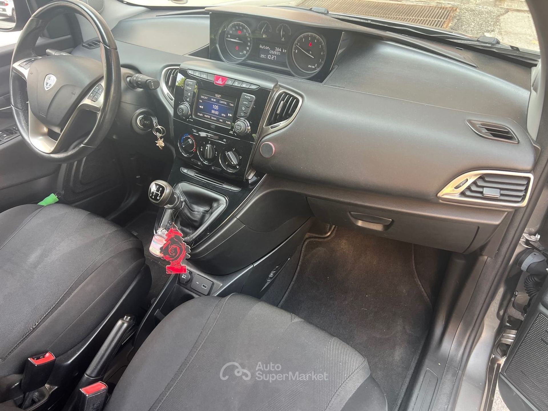 Lancia Ypsilon