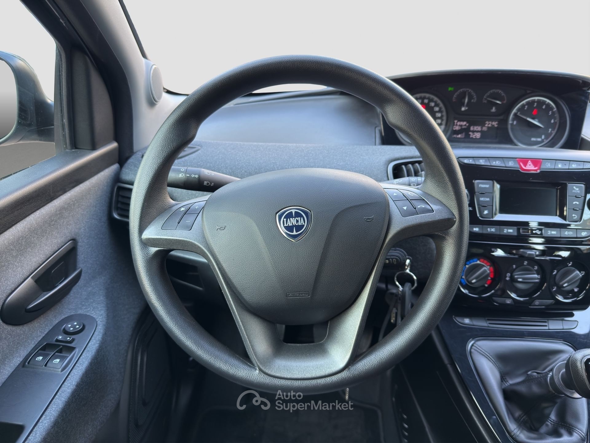 Lancia Ypsilon