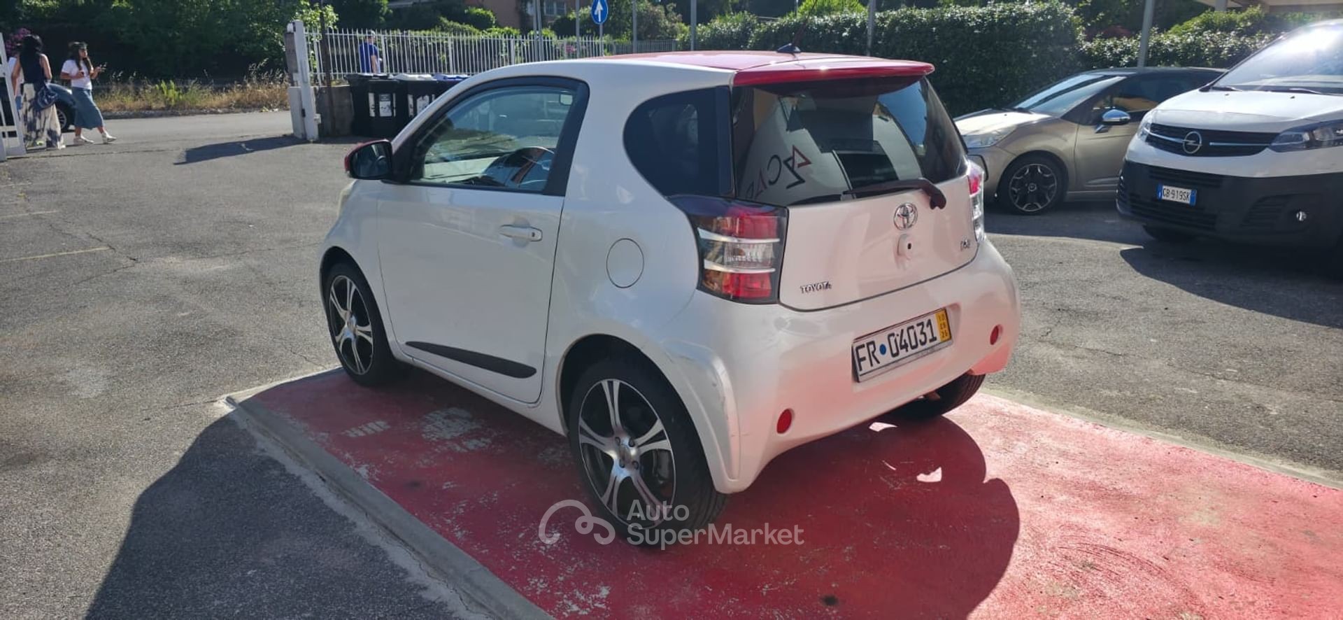 Toyota iQ