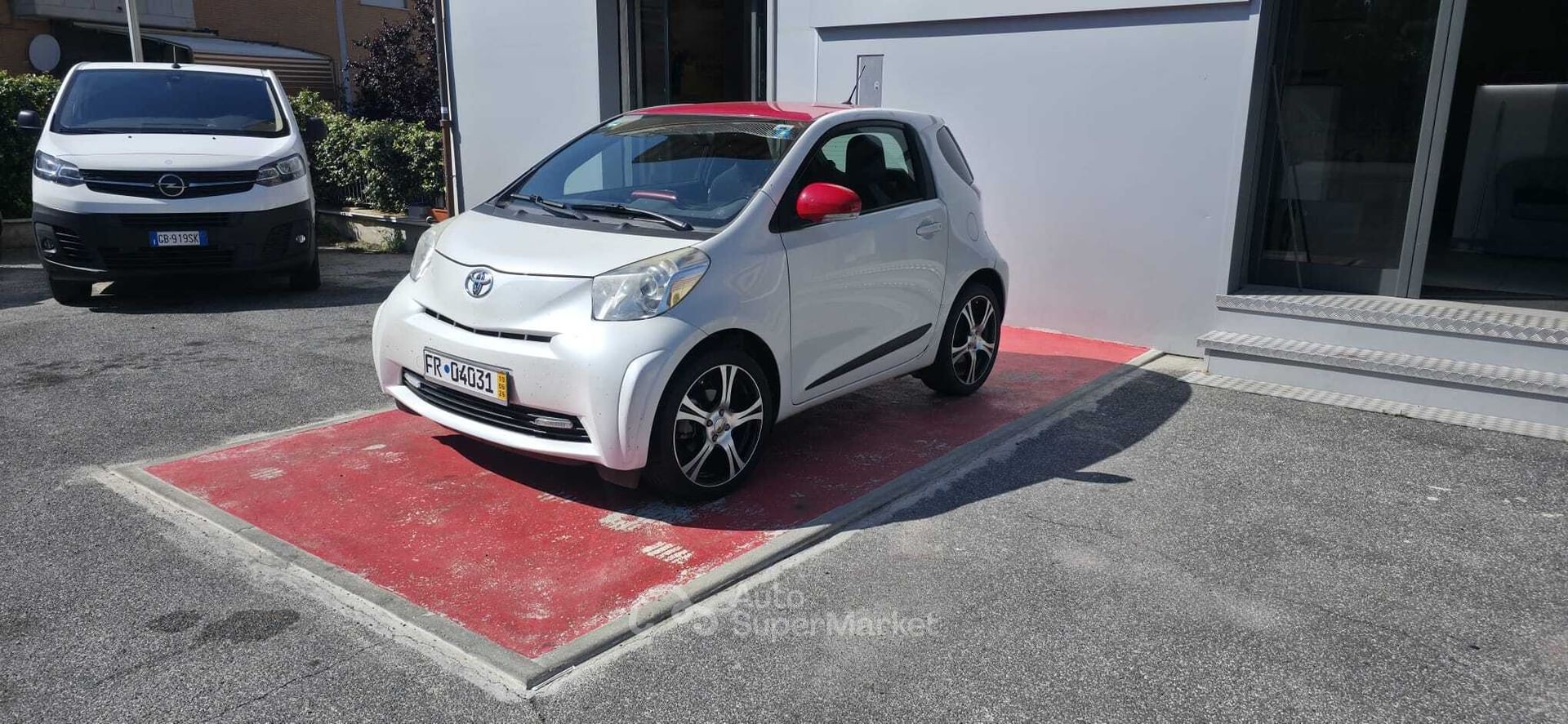 Toyota iQ