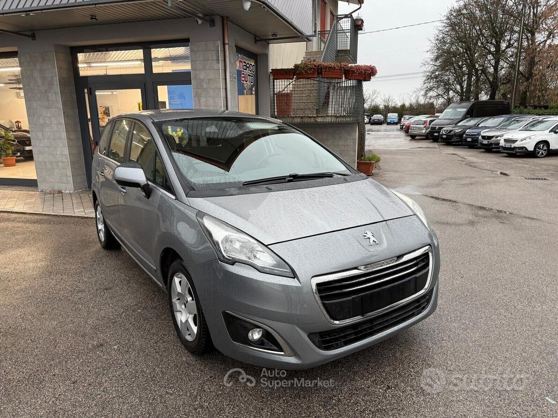 Peugeot 5008
