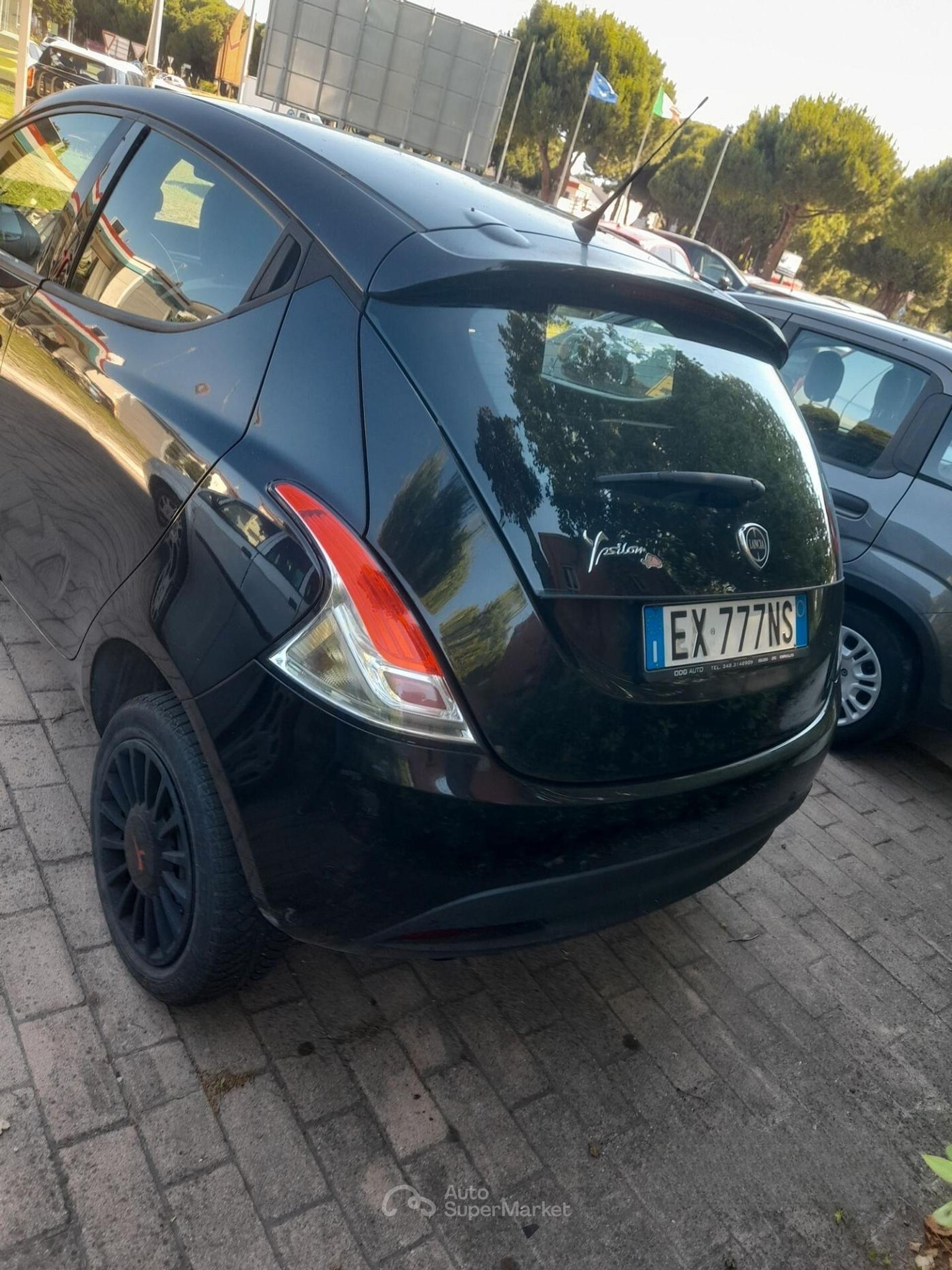 Lancia Ypsilon