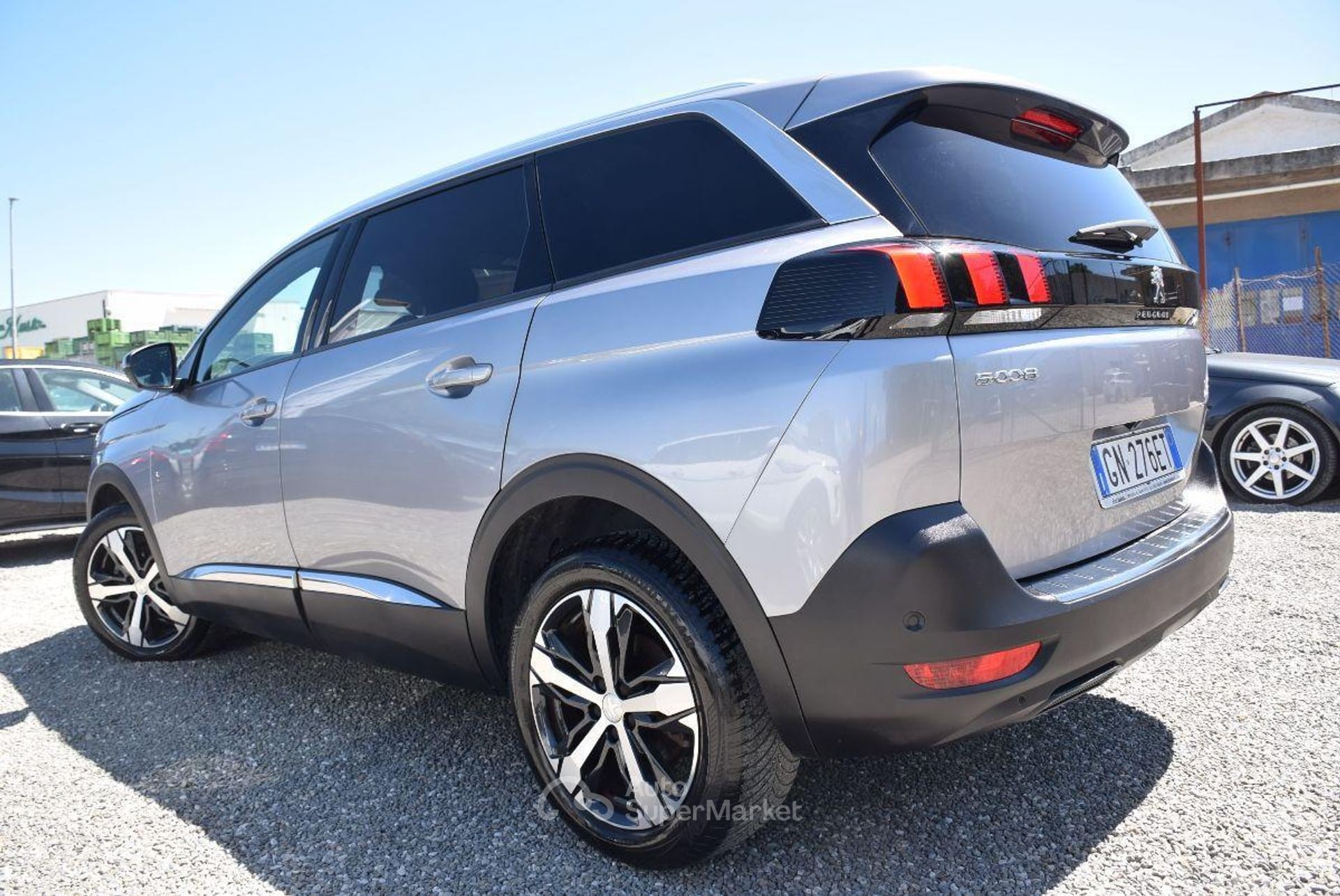 Peugeot 5008