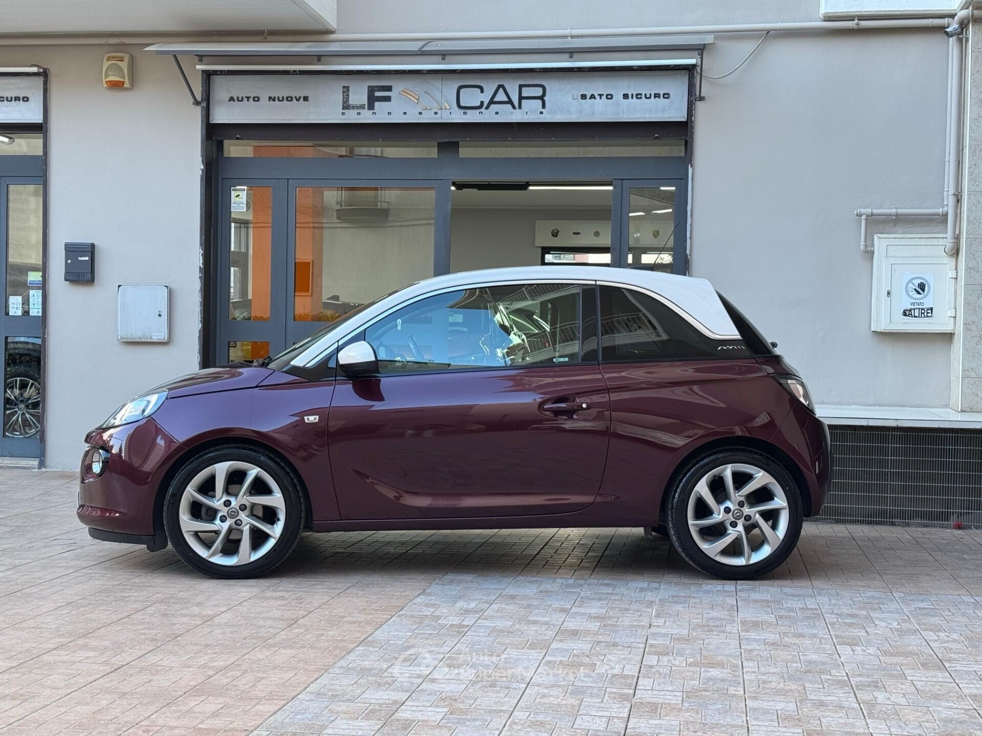 Opel Adam