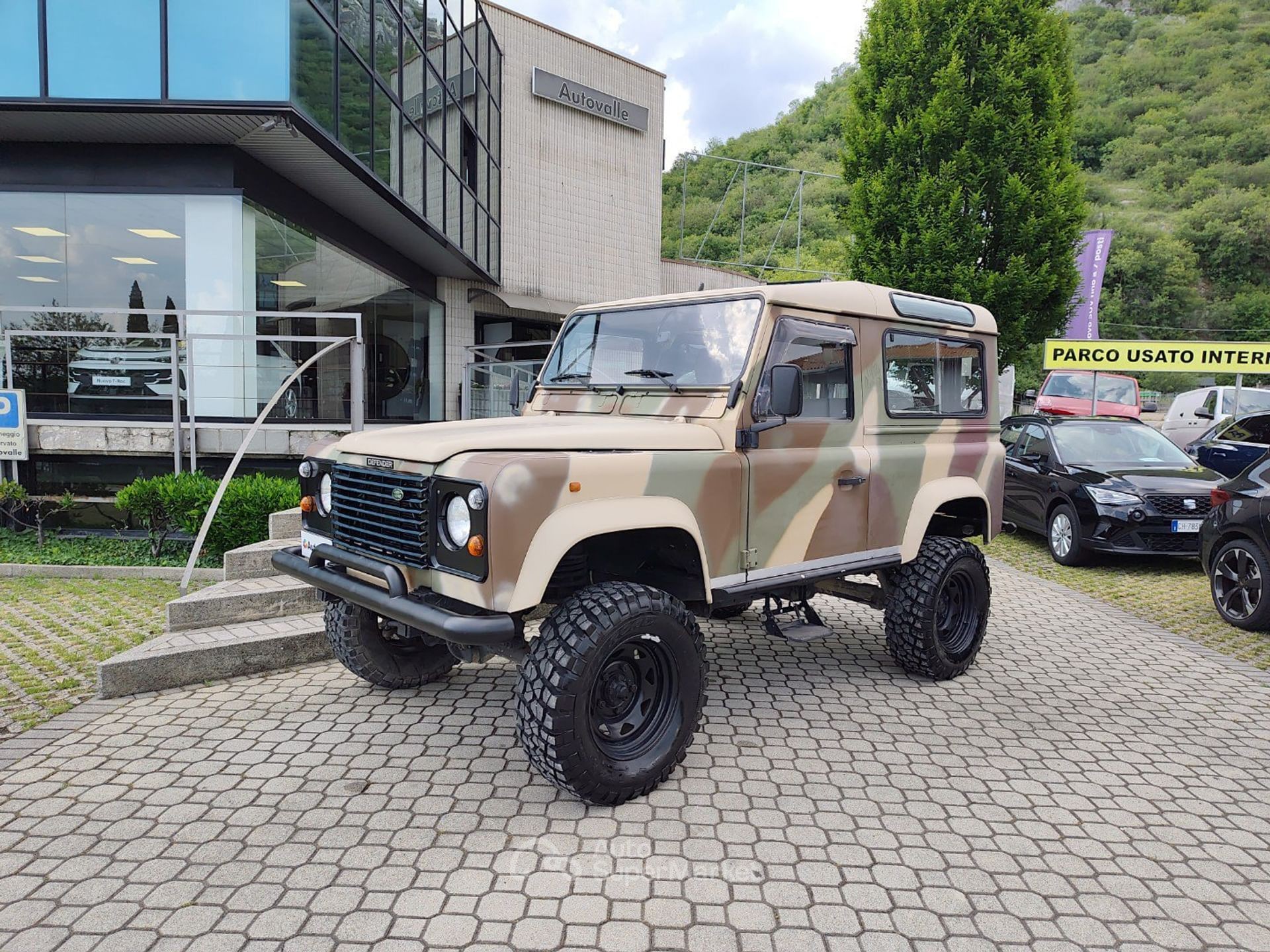 Land Rover Defender