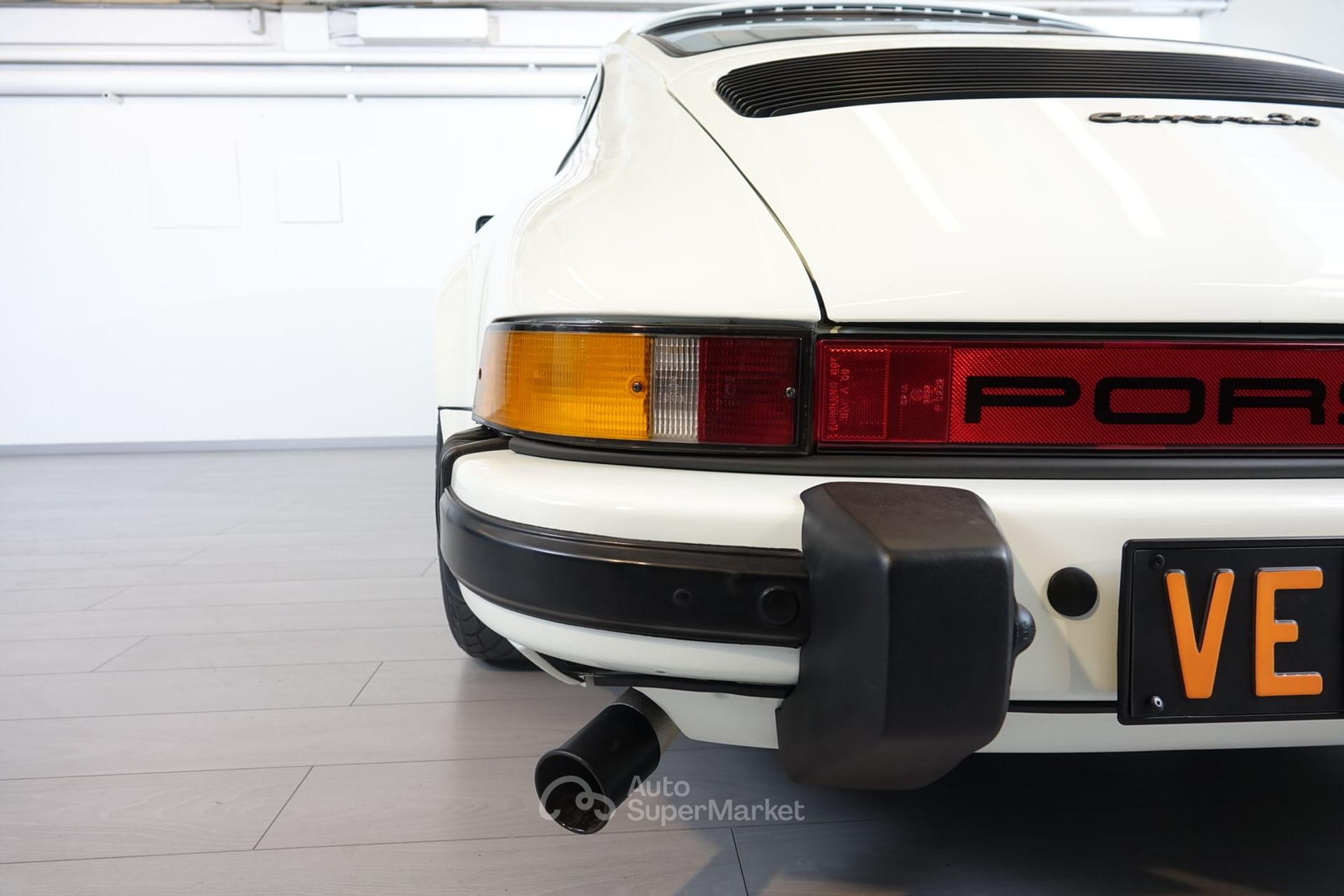 Porsche 911 Carrera