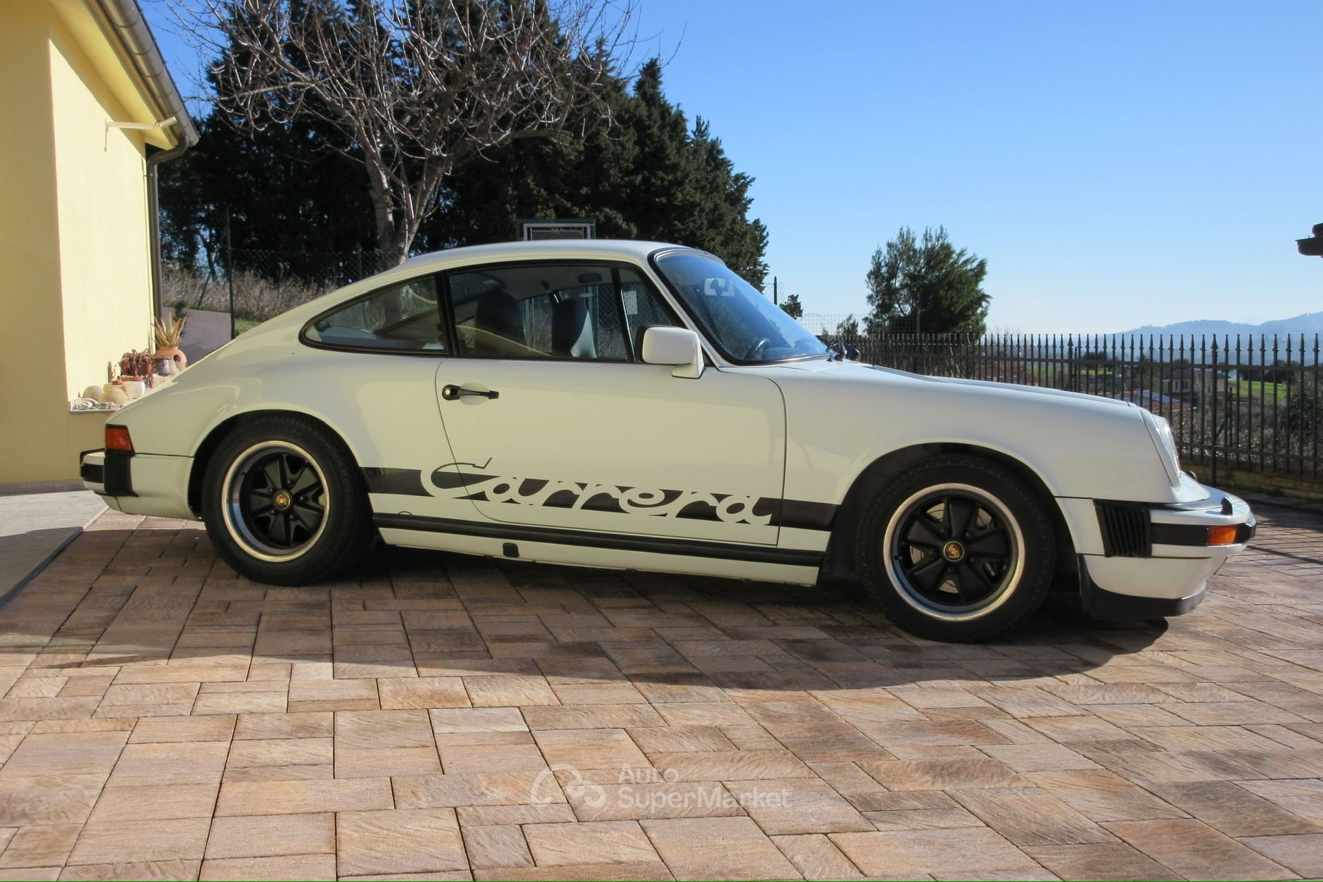 Porsche 911 Carrera